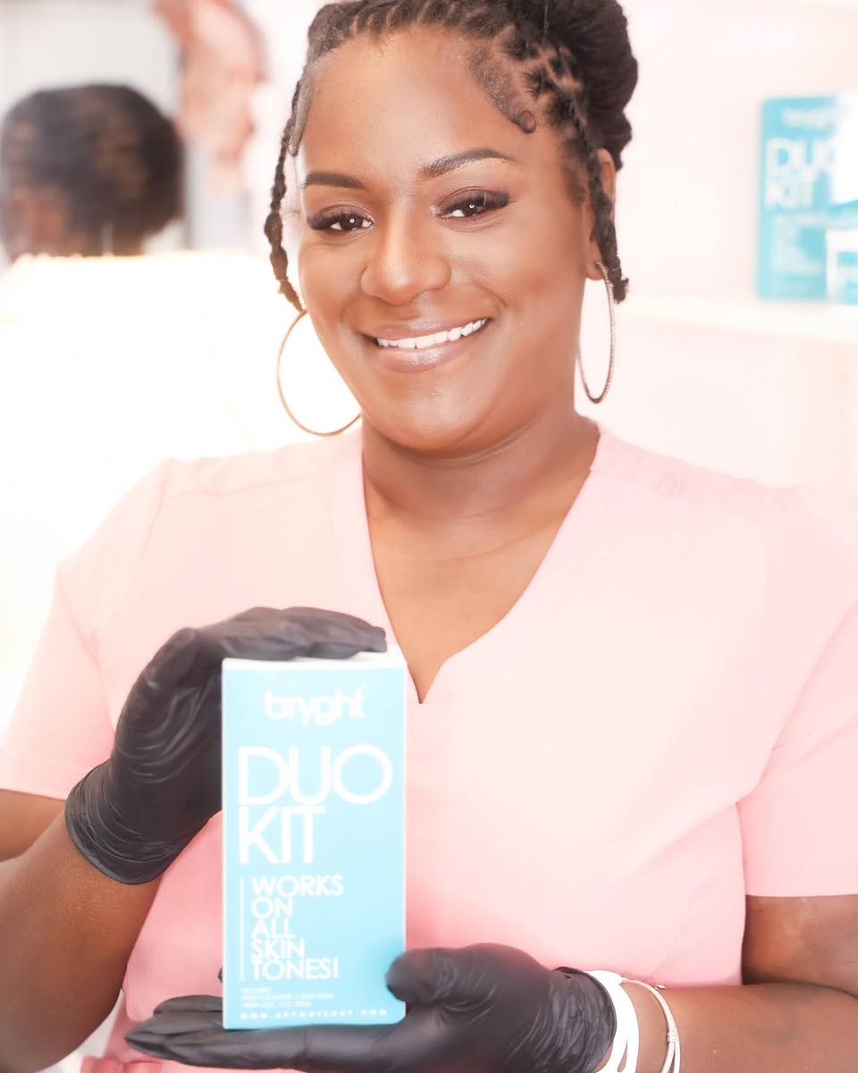 Hyperpigmentation doesn’t fix itself.
It returns when inflammation returns.
The Bryght Duo Kit is designed to suppress excess melanin production at the source by targeting the tyrosinase enzyme responsible for discoloration.
This is not bleaching.
This is correction.
✔ PH balanced
✔ Safe for intimate and sensitive areas
✔ Vegan, cruelty-free
✔ Will not lighten beyond your natural tone
Use twice daily to maintain and enhance your professional lightening results.
If you’re investing in treatments but skipping home care… you’re slowing your progress. Click the Shop Link in bio to purchase your kit.