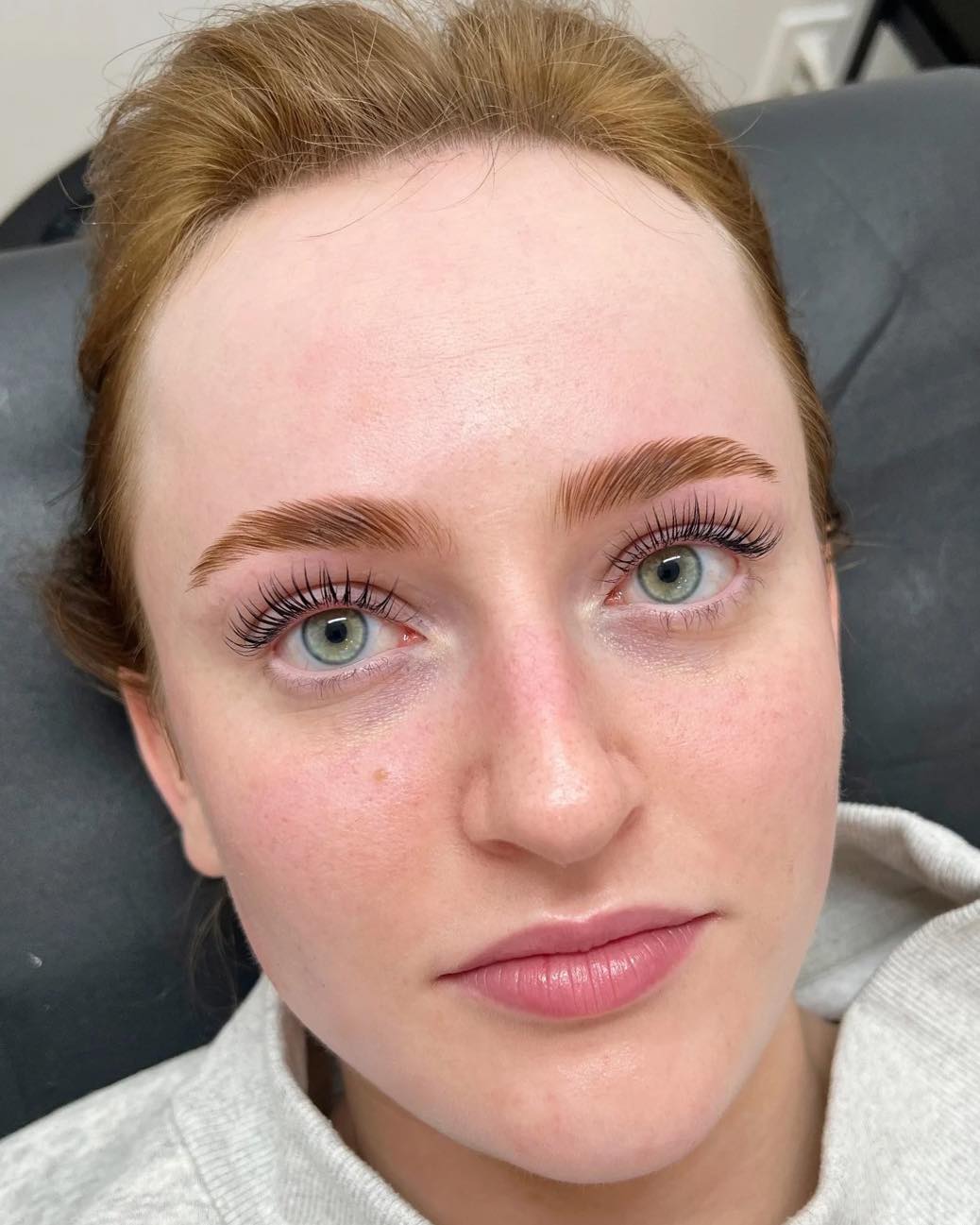 Fluffy Brows + Lifted Lashes….. say less 🥹
Swipe to see how we created it
.
.
.
.
#browlami #lashlift #lavoomsalonyyc