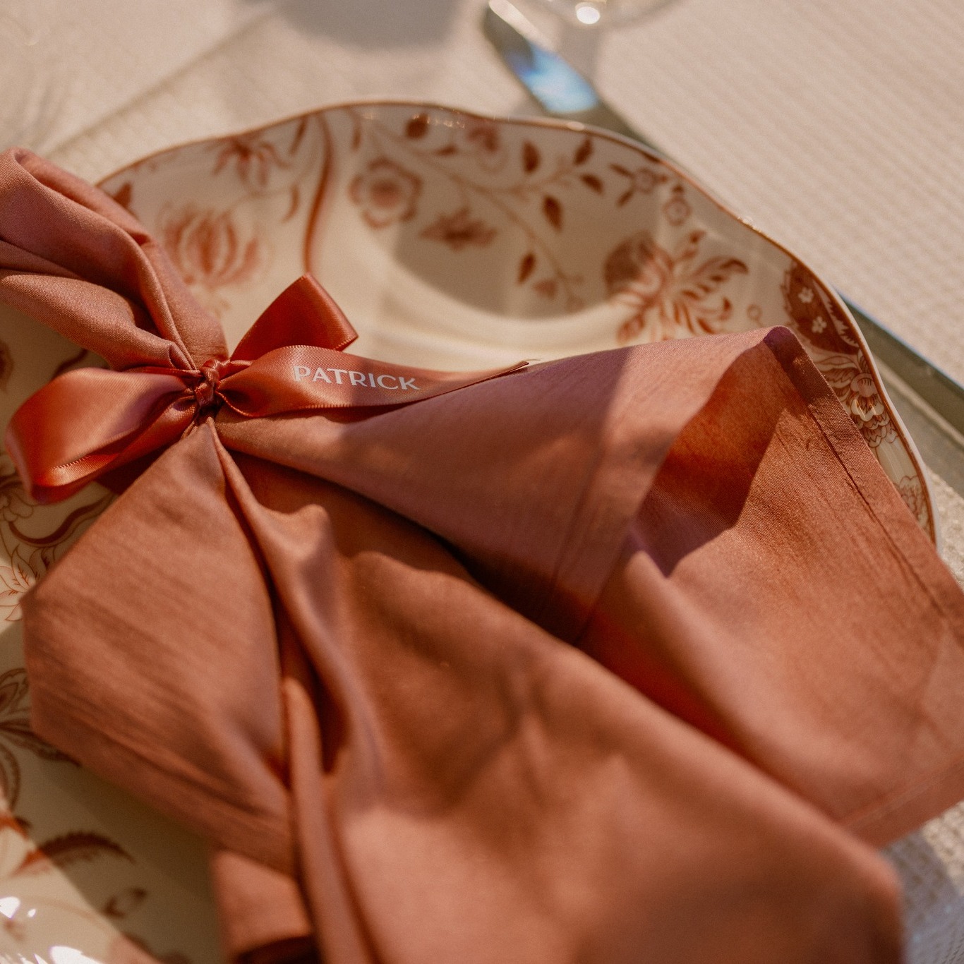 🎀 Behind every table setting here is a hand-tied bow by the SBD team. 🎀
We worked with the caterer, @pigsbbq, their linen provider @selecteventgroup, and our couple to make sure that their tablescape dreams would become a reality.
That meant a field trip or two, sorting and resorting ribbons, cross-checking against a seating chart, and tying a bow onto each of the 120+ napkins.
The couple envisioned long tables, which also took a little bit of math, creativity, and planning.
Don't be afraid to share your dreams and ideas with your vendors. We want to know about them, and how we can help!
Venue | @bigcorkvineyards
Caterer | @pigsbbq
Coordinator | @sleepingbeedesigns
Photographer | @leighannebraderphotography
DJ | @thedapperdjs
Floral Design | @Scentsationalfloraldesigns
Hair | @bethaniesbridalworld
Makeup | @theaimeenicolemua
Cake | @michelesbakeryandsweetshoppe
Bridal Salon | @poshbridalmd
Dress Designer | @missstellayork
Engagement Ring & Wedding Band | @rbrucecarsonjewelers @gabrielandco
Suit | @ingramsmenssho