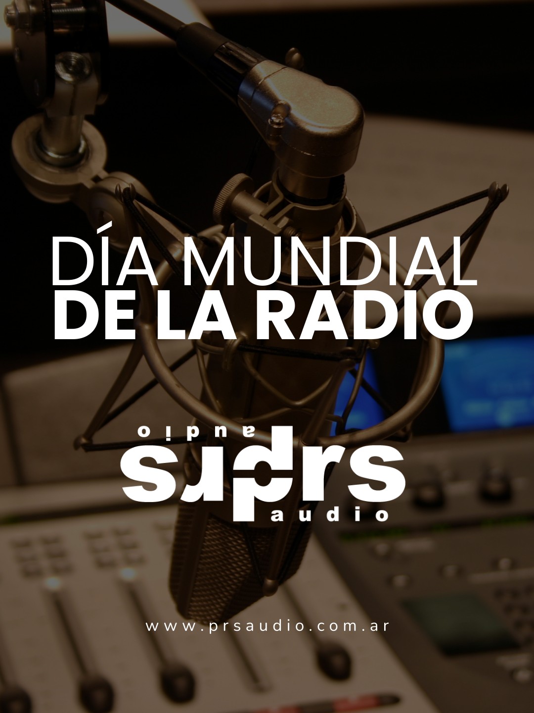 📻✨ Hoy, 13 de febrero, celebramos el Día Mundial de la Radio.
Una fecha impulsada por la UNESCO para reconocer a uno de los medios más poderosos, cercanos y resilientes del mundo.
La radio informa, acompaña, emociona y conecta comunidades sin importar fronteras.
Para nosotros no es solo un medio de comunicación.
❤️ Es lo que amamos hacer.
Es pasión, es creatividad, es trabajo en equipo.
Hoy producimos contenidos que suenan en más de 250 radios de Argentina y el exterior, llevando música, información y compañía a miles de oyentes todos los días.
Gracias a cada emisora, cada locutor, cada operador y cada persona que confía en nuestro trabajo.
Y gracias a quienes siguen eligiendo la radio como parte de su vida.
Porque mientras haya alguien del otro lado…
🎙️ la radio siempre va a estar viva.
#DíaMundialDeLaRadio #WorldRadioDay #RadioArgentina #ProducciónRadial