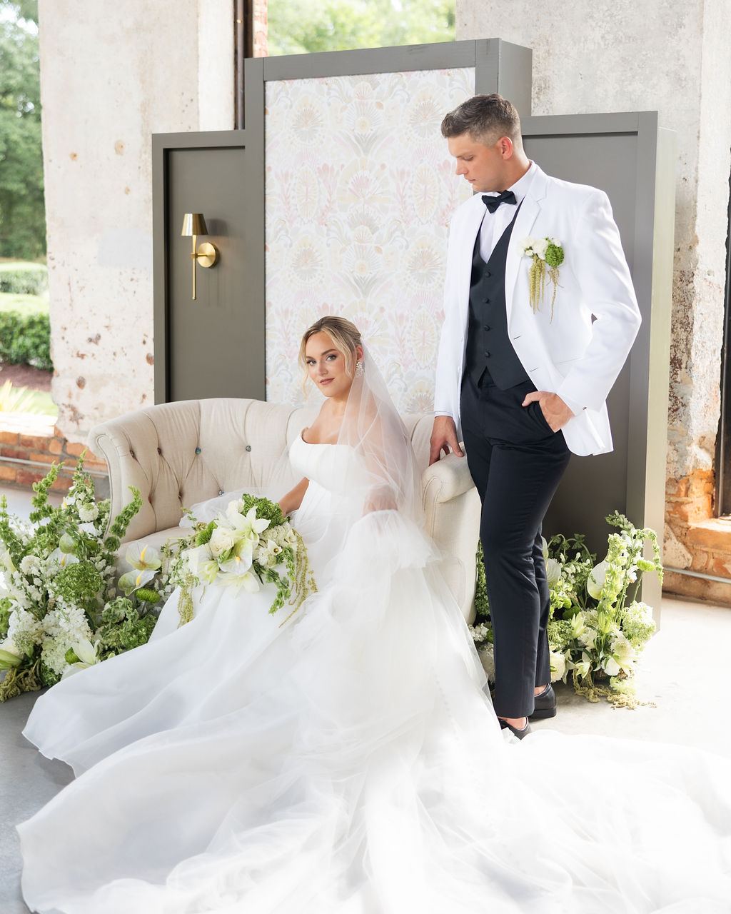 White dinner jackets are having a moment—& we’re absolutely here for it 🤍✨
This vintage-inspired look is perfect for anyone who loves to stand out in the best way. And if you’re thinking about a second look? Guys deserve one too!
Ready to get started? Book your personalized appointment today.