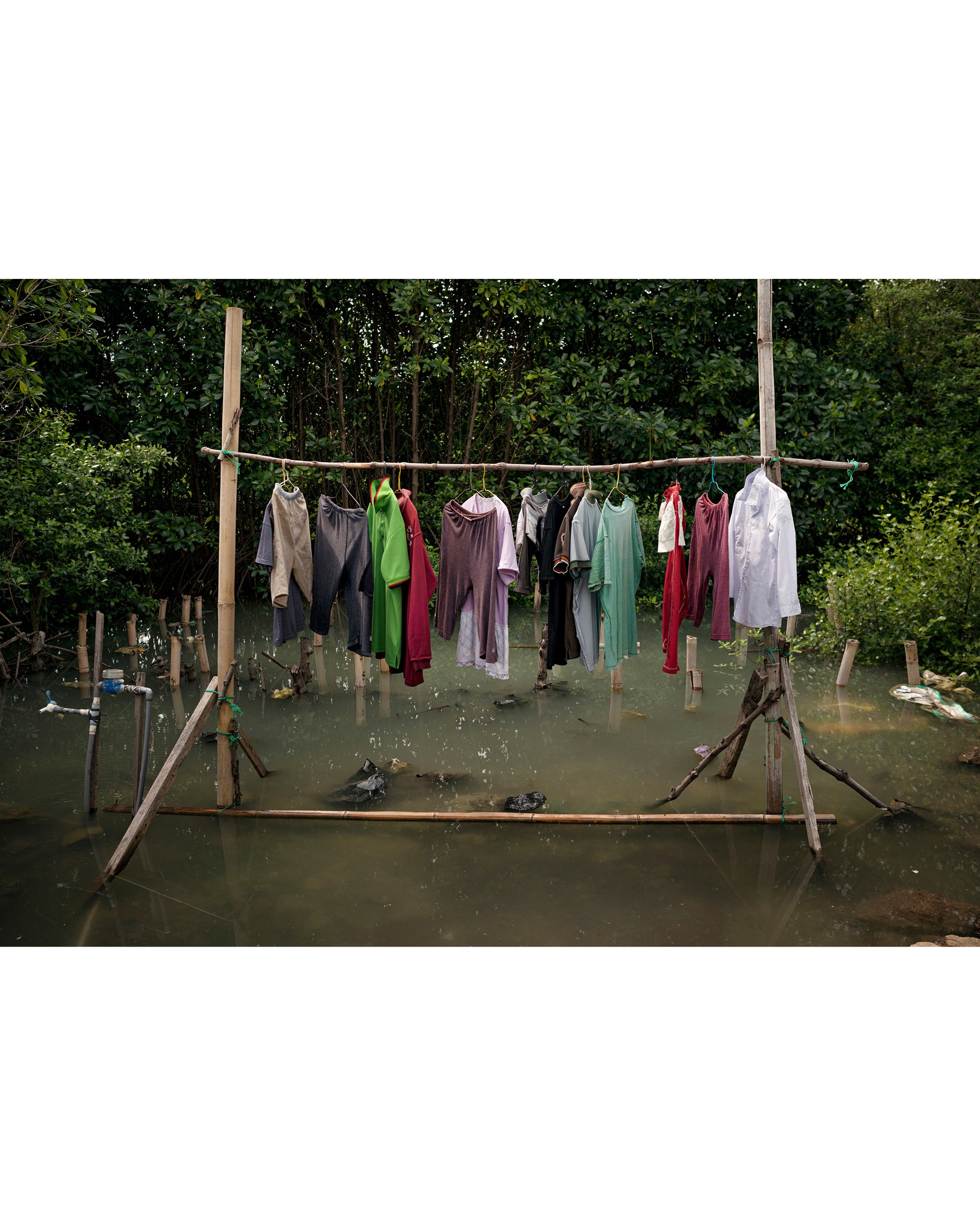 Meet Giacomo d’Orlando 📷
Symbiosis documents communities living with rising seas and disappearing coastlines.
On view through April 10.
Supported by the Vermont Arts Council + National Endowment for the Arts.
🖼️: Giacomo d'Orlando, "Symbiosis 08"
@giacomo_dorlando @thecurrenteducation @stoweartsandculture @gostowe @vtartscouncil #TheCurrentVT #VermontArt #ArtInVermont #giacomodorlando #EcoArt #802art #TheCurrent #WaterIsLife #ClimateNow #VisitTheCurrent #ClimateJustice #ClimatePhotography #Symbiosis #ClimateArt #WaterSeason