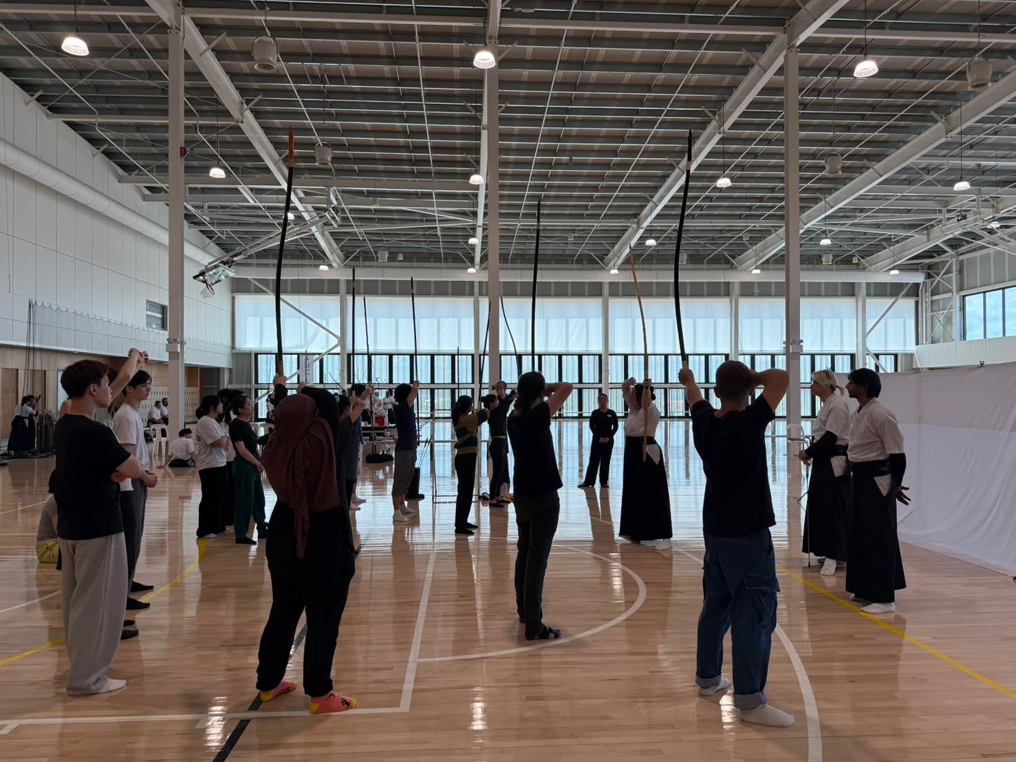 Welcome to our first Introduction to Kyudo Class of 2026!
With the larger space at Bundha Sports Centre, we now have the space to slightly increase the size of our introduction class intake.
Our introduction class runs for five sessions over 4 weeks and introduces beginners to Shaho Hassetsu, Taihai, and of course the safety and etiquette rules of Kyudo.
4 weeks, of course, is not enough to teach everything there is to do with Kyudo! So our main aim of the introduction class is to provide a foundation, and most importantly to teach the enjoyment of Kyudo.
We hope everyone is enjoying so far! ❤️
If you are interested in starting Kyudo, please check the link in our bio for more information.
📸 thanks to V
#kyudo #kyudoaustralia #弓道 #弓道教室