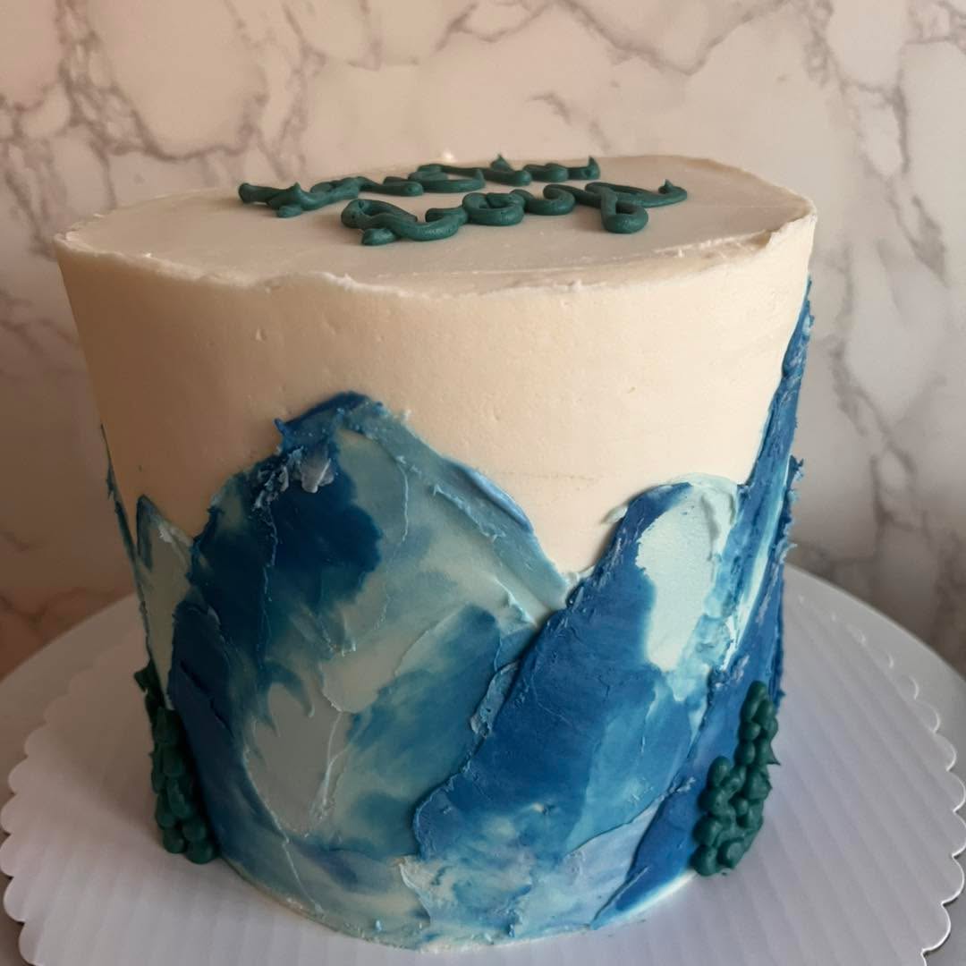 Who else is ready for the Blue Ridge Mountains to be snow-free and perfect for hiking? 🥾🏔️🌳
I personally prefer “snowy” mountains made of buttercream. Just me?? 🤷🏻♀️😊
Happy Birthday to two special twin boys! 🎂🎈🎉