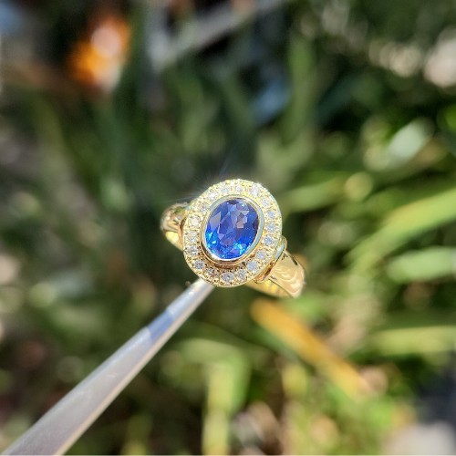 There’s something special about a classic sapphire 💙⭐
This handmade 18ct yellow gold ring features a beautiful 1.23ct oval sapphire, surrounded by 18 sparkling diamonds. Timeless in style, with just the right amount of detail to make it feel unique.
A piece to treasure now and for years to come.
Available at Selig Jewellers, Caloundra
www.seligsjewellers.com.au
#seligjewellers #sapphirering #yellowgoldjewellery #handmadejewellery #caloundrajewellers #finejewellery #shoplocalcaloundra