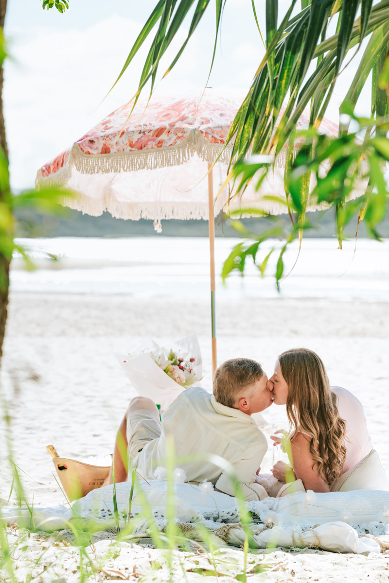 Our favourite picnic settings are those with a pop of colour. The brightness of our pink colour scheme along the crisp white sand and beautiful blue skies of Noosa Beach is second to none.
Ruan knew exactly that. Endless thanks to Kate at @eumundiandco for once again lighting up our proposals with the most wonderful of florals.
Photography magic by @noosaphotographyco
📍 - @visitnoosa
#Noosapicnics #proposalplanner #luxurypicnic #noosabeach