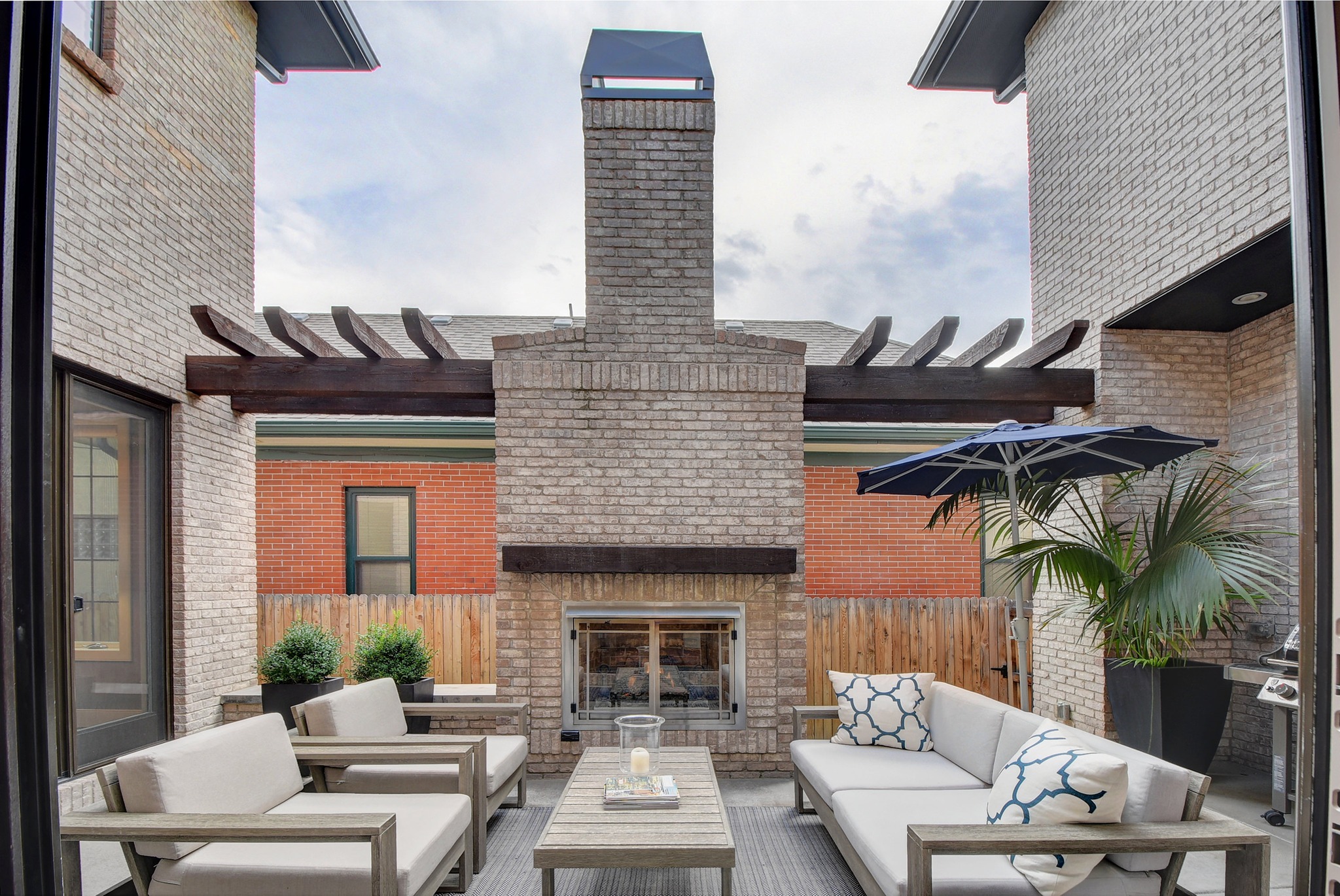 This is where evenings stretch a little longer.
A warm fire.
Comfortable seating arranged for conversation.
Greenery that frames the space.
When outdoor spaces are designed well, they become the room everyone gravitates toward.
#DesignWithPurpose #20YearsofDesign #InteriorDesignDenver #AngelaIrelandInteriors #LivableLuxury