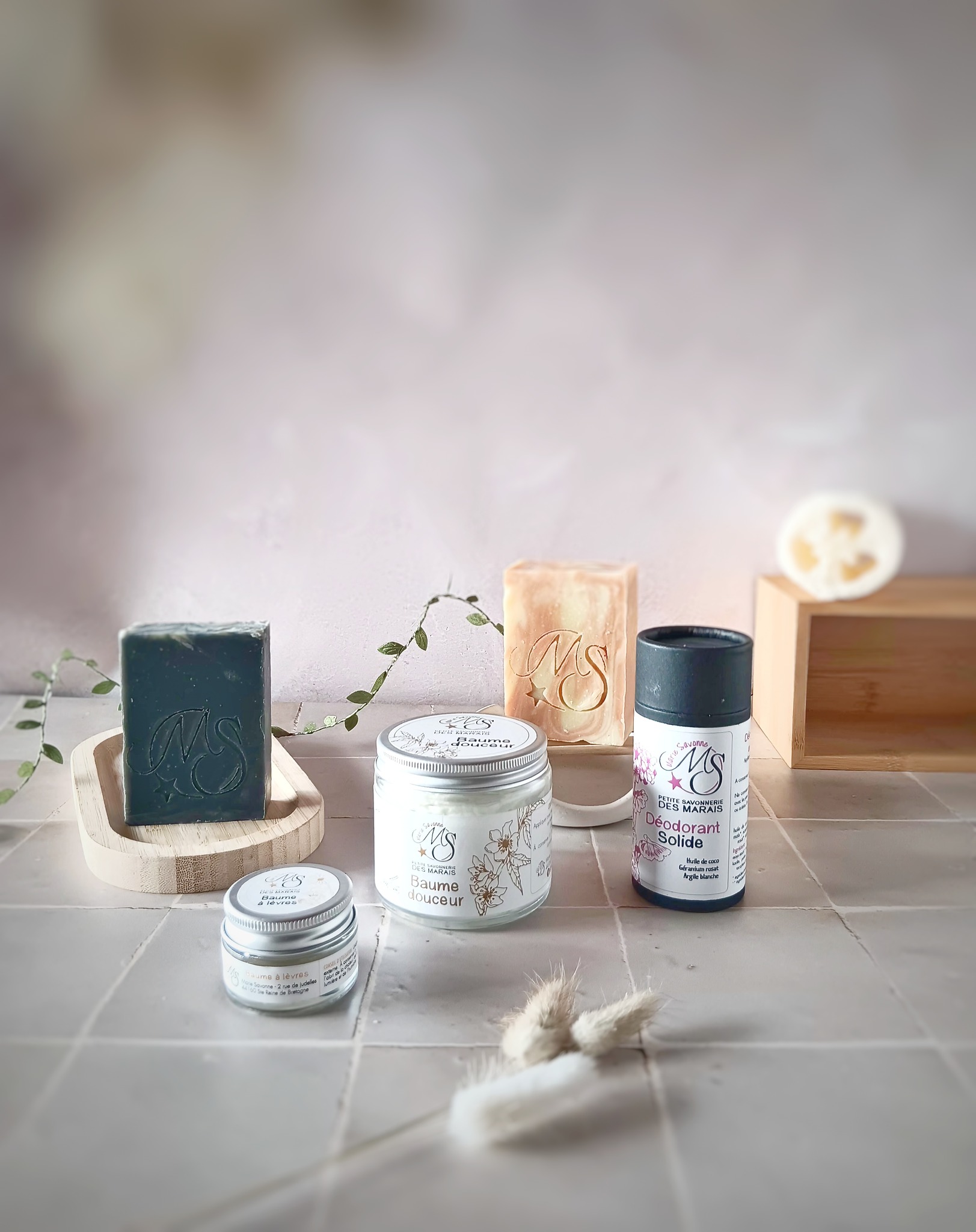 🎉JEU CONCOURS
🌿Pour fêter l’arrivée du printemps et du renouveau, j'ai décidé de te faire gagner un lot pour prendre soin de toi en douceur.
Tu trouveras dans ce lot:
🧼un savon Le Duo pour peau sensible,
🧼un savon L’Aube pour le visage,
🌸un déodorant solide naturel,
👄un baume à lèvres réparateur
🍃une chantilly de karité pour le corps.
Une combinaison parfaite de naturel et de douceur à utiliser au quotidien!
Pour JOUER et tenter de GAGNER, c'est très simple:
- like ce post
- abonne-toi à mon compte Instagram @mariesavonne
- tague 2 copines en commentaire qui prennent soin d’elles au naturel
Le jeu concours prendra fin mercredi 25 mars à 19h.
Rendez-vous le lendemain matin en story pour l'annonce de la gagnante 😉
Bonne chance à toi !
#savonnerieartisanale #artisanefrancaise #faitmain