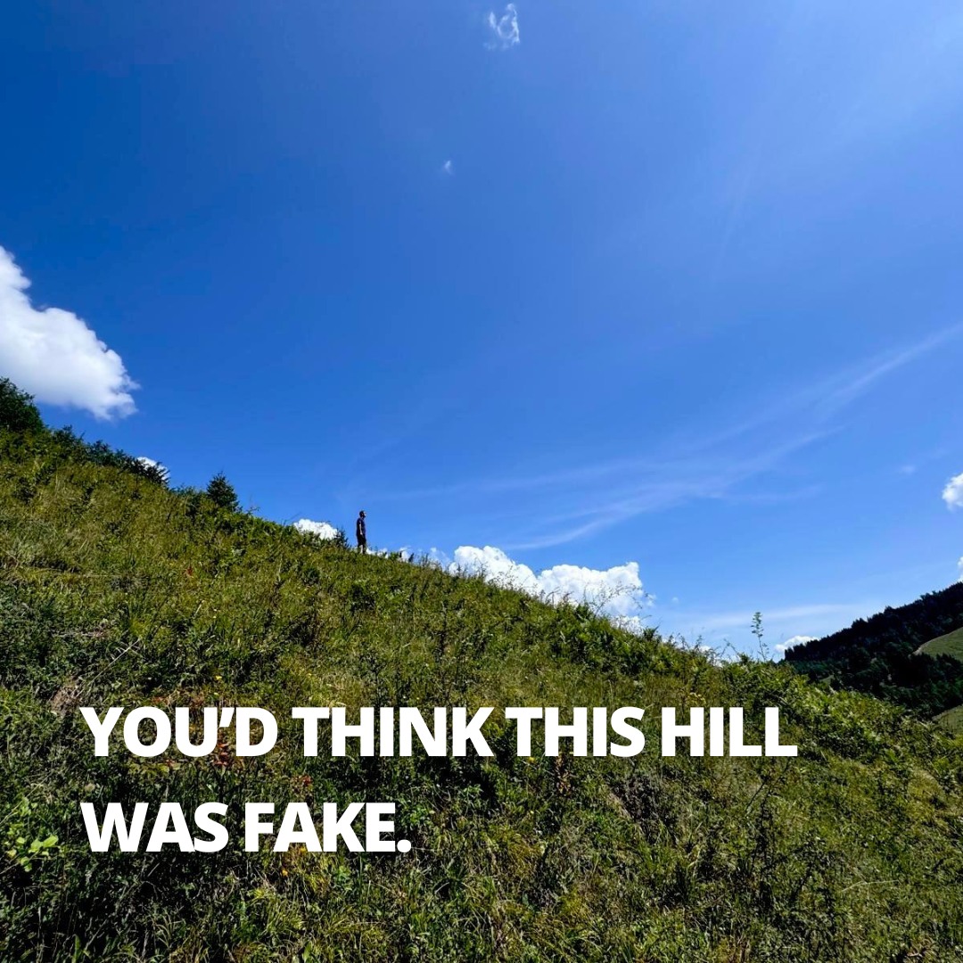 🇺🇸
Some places look almost unreal, but this landscape is very real.
And sometimes all it takes is stepping outside to remember how good that feels.
🇷🇴
Unele locuri par aproape ireale, dar acest peisaj este cât se poate de real.
Și uneori este suficient să ieșim afară pentru a ne aminti cât de fain e să respirăm aer curat și să ne mișcăm.
🔗// Learn more in our bio link
#FoxChalet | #Bucovina | #ValeaSalatrucului | #DescoperaBucovina | #RomaniaAutentica | #RomaniaSalbatica | #NaturaRomaniei | #ViataLaMunte #theroadtofoxchalet #hiking #hikingromania #activeromania #visitromania