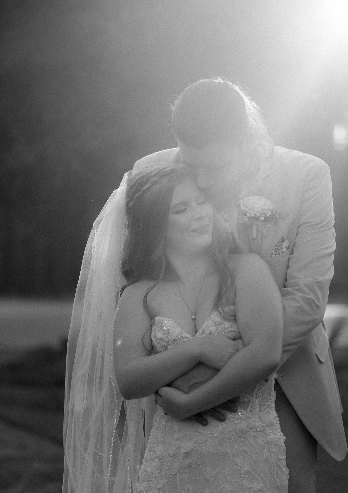 Some of the most meaningful moments on a wedding day are the quiet ones. The ones where everything slows down for just a second and the couple remembers why they are there in the first place. When a wedding is thoughtfully planned and carefully guided, space is created for moments like this to happen naturally.
Every event is sentimental, and moments like this are exactly what thoughtful coordination helps protect.
www.simmonssentiments.com
📸 Ace Photography
🕍 Bayou Haven
#simmonssentiments #weddingcoordination #louisianaweddings
#weddingplanning #beaguestatyourownevent