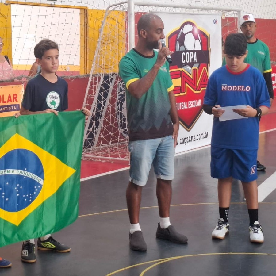 Estamos celebrando 25 anos da Copa CNA de Futsal Escolar. ⚽📸
E cada foto dessa sequência faz parte dessa história incrível.
Talvez você apareça em uma delas.
Talvez seja um amigo, um professor ou alguém da sua escola.
Marca aqui nos comentários quem já viveu esse momento nas quadras da Copa CNA. 👇🔥
Os jogos acontecem sempre no primeiro semestre de cada ano, nos principais ginásios de Santos e região. Organizado pela WinnersSports Eventos Esportivos e ASSECOM Assessoria em Comunicação.
O maior evento esportivo de futsal escolar da Baixada Santista continua fazendo história.
#CopaCNA #25AnosDeHistória #FutsalEscolar #FutsalBrasil #BaixadaSantista #EsporteEscolar #FutsalSP #MemóriaEsportiva #EsporteParaJuventude #futsallove