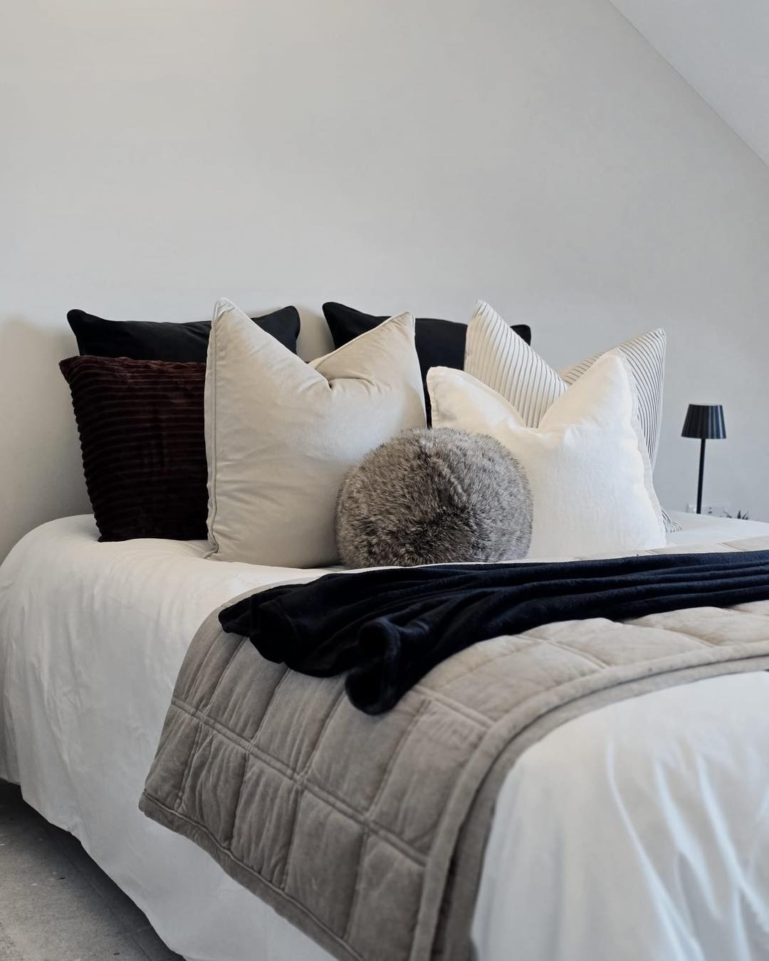 ✨ A beautifully styled bedroom can make all the difference when selling a home.
At Bespoke Staging NI we create beautifully styled spaces that help buyers instantly connect with a property.
🏡 Thinking of selling? Let us stage your home to impress.
🌐 bespokestagingni.com
#HomeStaging #StyledToSell #BespokeStagingNI #InteriorStyling