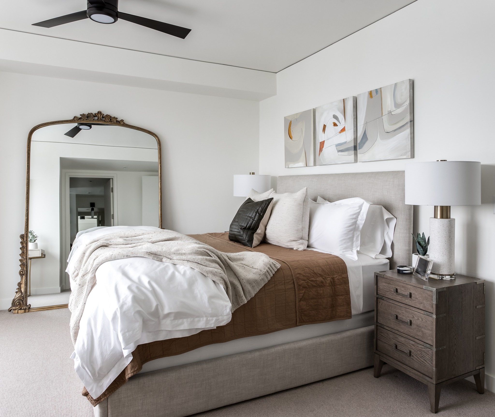 Kitchens.
Living rooms.
Primary bedrooms.
These are the spaces clients talk about long after a project is finished.
Not because they’re flashy.
Because they make everyday life easier.
#20YearsofDesign #DesignWithPurpose #AngelaIrelandInteriors #InteriorDesignDenver #LivableLuxury