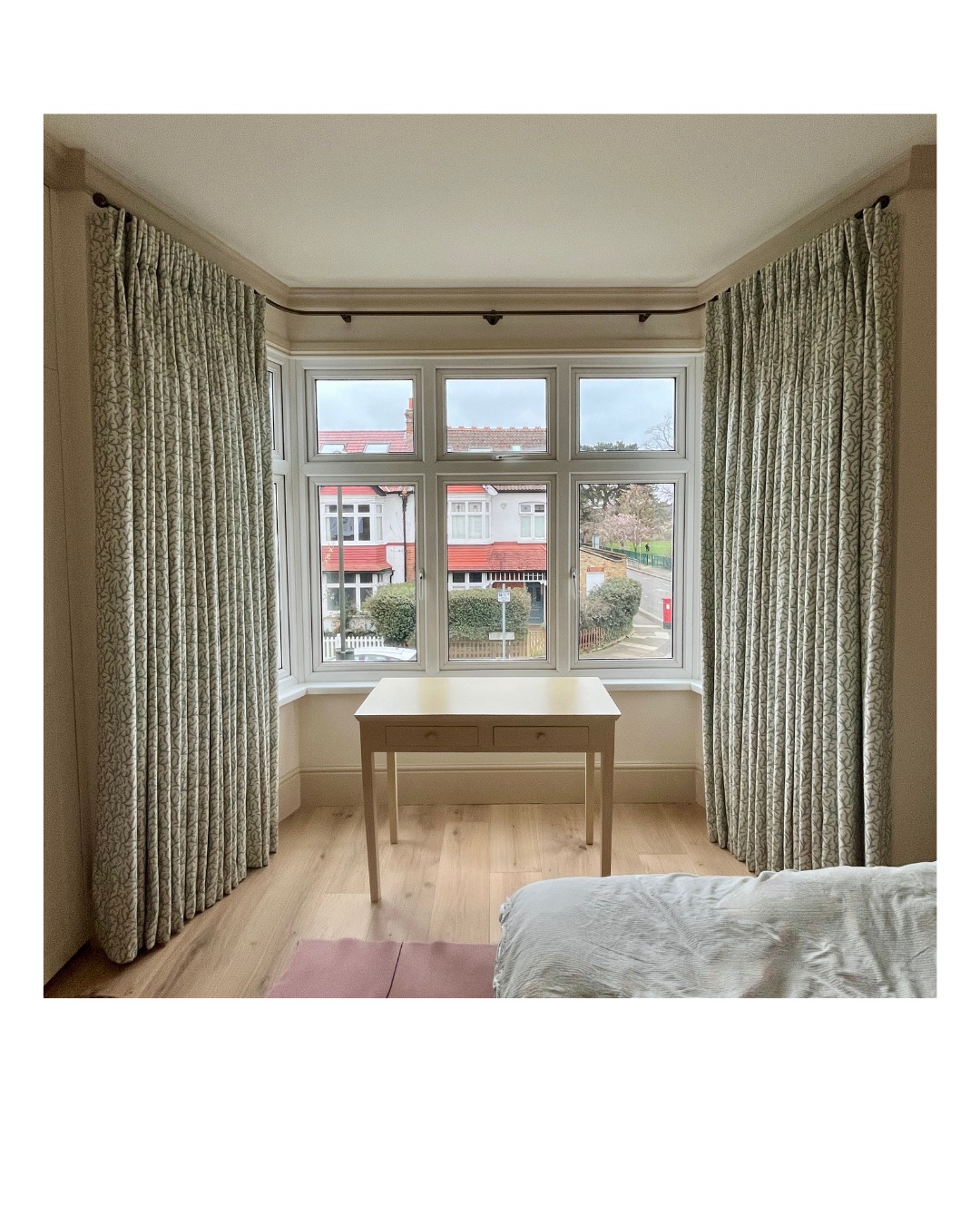 β‘ for a 'before' & 'after' because EVERYBODY loves those! β‘
We used a timeless, organic design from @thepureedit for these double pinch pleat curtains. They are lovingly hand-stitched, interlined for warmth and have blackout lining for a great night's sleep. All hung from a bespoke pole by @cameron_fuller_limited and professionally fitted by the brilliant @steve.thomson.pt
#handstitched #northcoteroad #fulham #tootingnewsie #interiordecor #interiorinspo #balhamnewsie #softfurnishing #TootingBec #southlondon #softfurnishings #custommade #tooting #southwestlondonmums #balhammums #tootingmums #balhamlife #madetomeasure #windowtreatments #curtains #curtainmaker #earlsfield #maker #balham #wandsworth #local #localmaker #localmakers #makers #bespoke