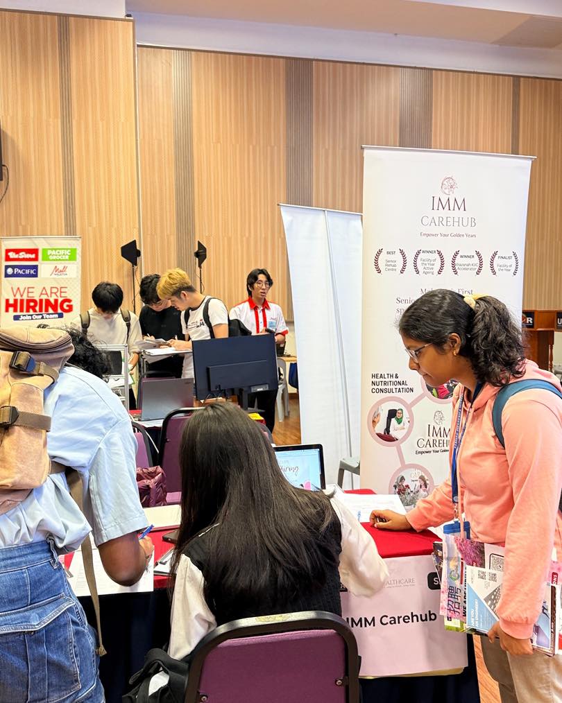 IMM Carehub was honoured to be part of the UTAR Job Fair at Sungai Long Campus 🎓
A great opportunity to connect with aspiring healthcare talents and share how we support active, healthy ageing.
Thank you UTAR for having us!
#IMMCarehub #montkiara #163retailpark #physiotherapy #utarjobfair