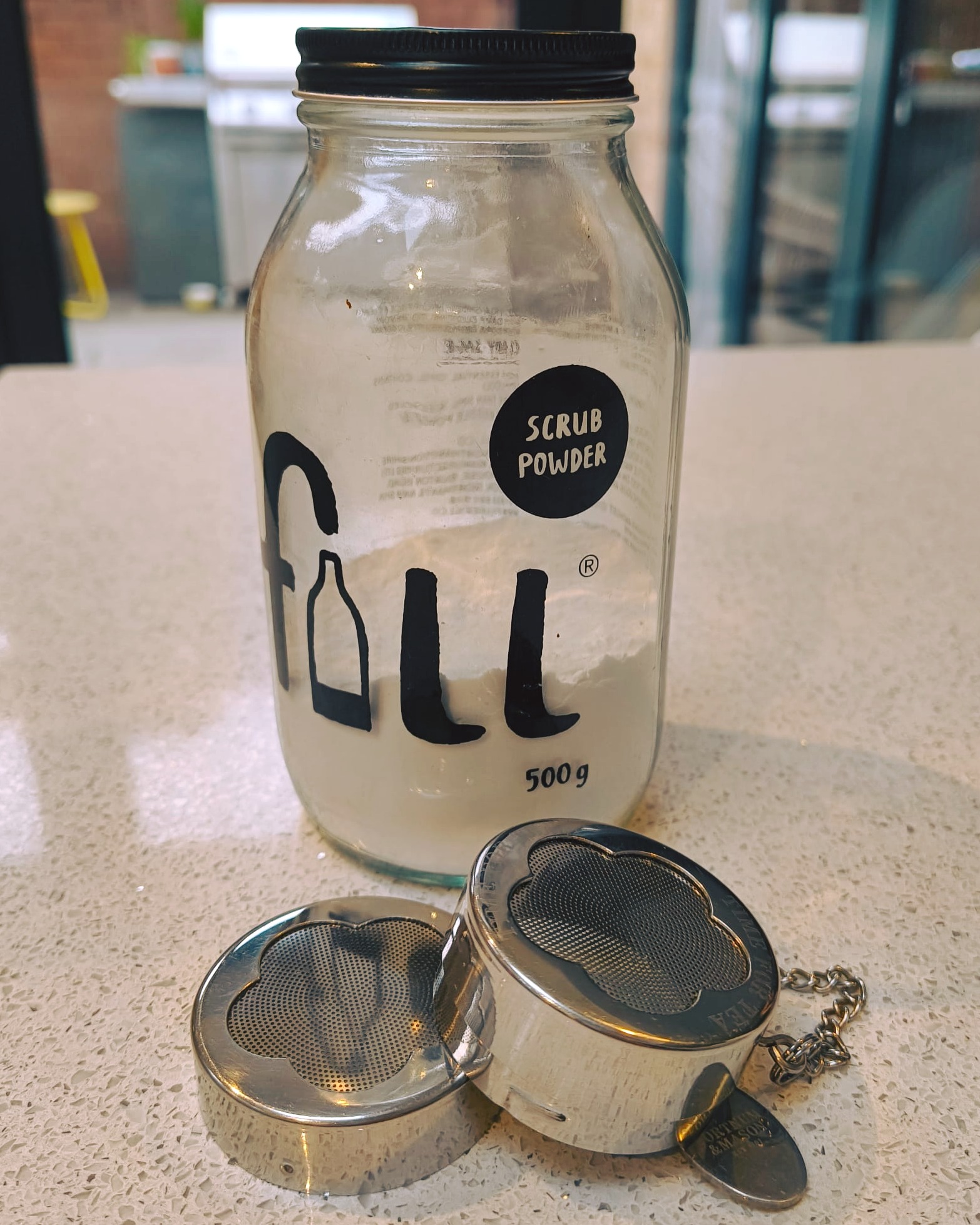 Kim recently did a bit of scrubbing with the @fill_co Scrub powder and just look at the difference 😮
Have you used it yet?
Just sprinkle onto your surface, get a damp cloth (or some all purpose cleaner) and scrub the grime and grease away.
You can get as much or as little as you need.
That's the beauty of refill.
We're open 9am - 4pm Tues - Sat/8pm Thurs.