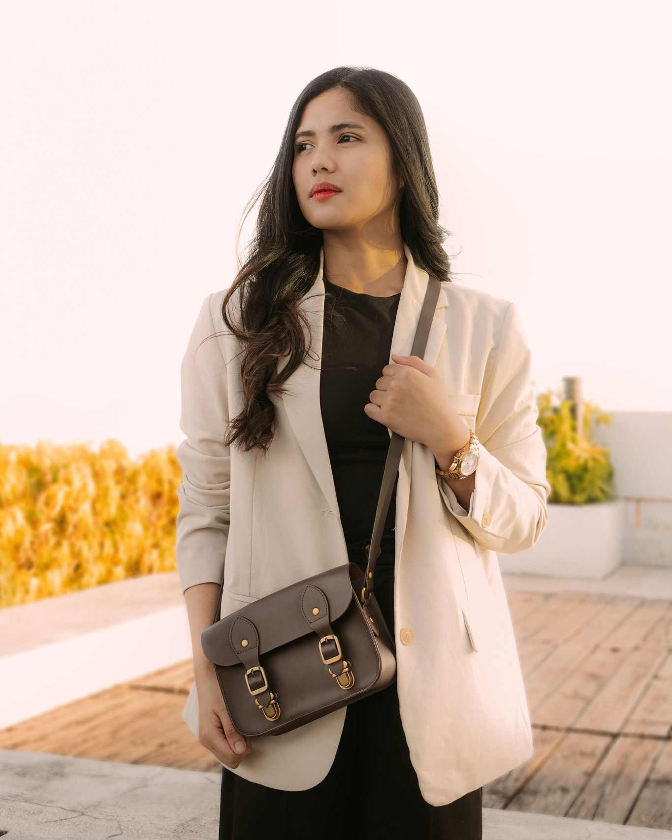 Wednesday already? Just taking it one task at a time💪 How’s your week so far? Hope you’re doing well🙏✨
💼 Anya Satchel - Dark Brown
📍 SM Megamall, 3rd Level, Mega B
💳 www.theschoolofsatchel.com
#TheSchoolofSatchel #SmallBag #BagsforGirls #PremiumLeather #leatherbag