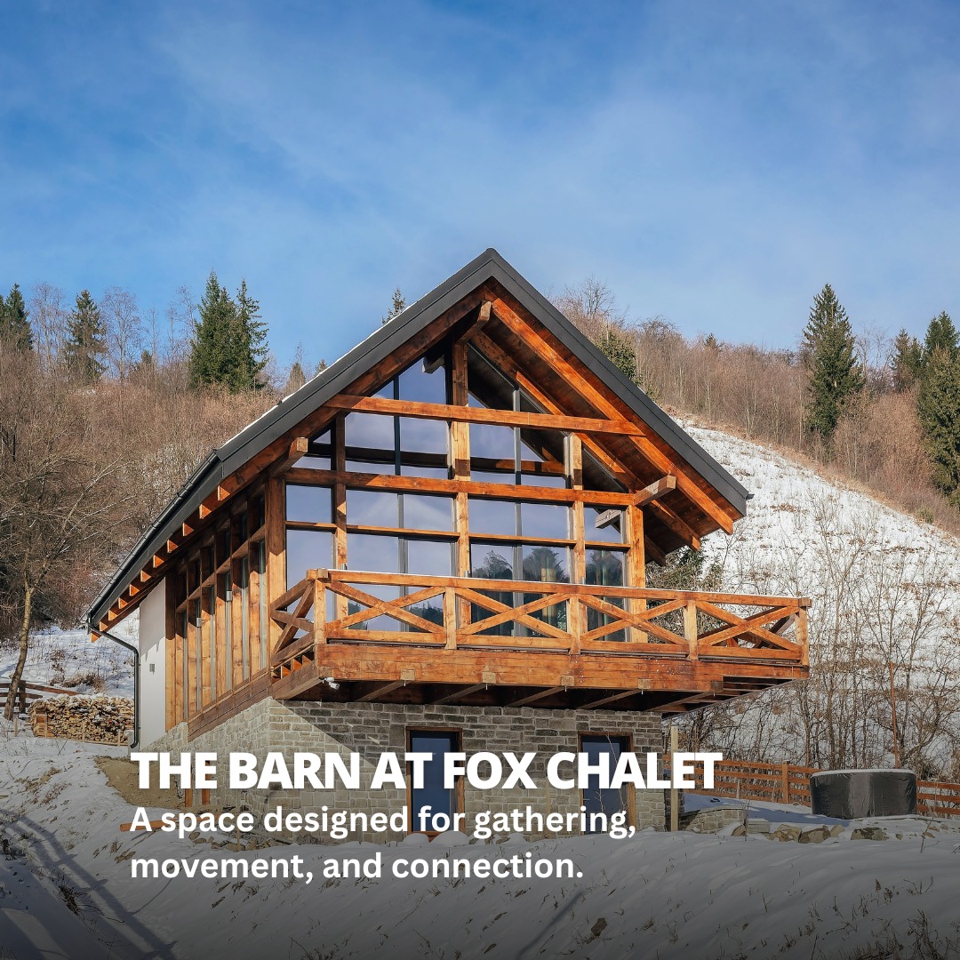 🇷🇴
Majoritatea locurilor oferă un spațiu de cazare.
Foarte puține oferă un loc unde oamenii chiar să poată petrece împreună.
The Barn de la Fox Chalet este unul dintre acele spații rare—gândit nu doar ca un plus, ci ca o experiență în sine.
Zile de naștere,petreceri, retreaturi, întâlniri de echipă—sau pur și simplu timp petrecut împreună. Nu doar cazare, ci un spațiu pentru conexiune, așa cum rar mai găsim în călătoriile de astăzi.
🇬🇧
Most places offer a place to stay.
Very few offer a space to truly gather.
The Barn at Fox Chalet is one of those rare spaces—designed not just as an addition, but as an experience in itself. A place where mornings begin with movement, afternoons unfold slowly, and evenings bring people together around shared moments.
Retreats, celebrations, team gatherings—or simply time together.
Not just a stay, but a space to connect in ways that are often missing from modern travel.
🔗// Learn more in our bio link
#FoxChalet | #Bucovina | #ValeaSalatrucului | #RetreatSpace | #UniqueStays | #SlowTravel | #NatureConnection | #GatherAndConnect
🇷🇴
Majoritatea locurilor oferă un spațiu de cazare.
Foarte puține oferă un loc unde oamenii chiar se pot aduna.
Barn-ul de la Fox Chalet este unul dintre acele spații rare—gândit nu doar ca un plus, ci ca o experiență în sine.
Un loc unde diminețile încep cu mișcare, după-amiezile curg în tihnă,
iar serile aduc oamenii împreună în jurul unor momente împărtășite.
Retreaturi, celebrări, întâlniri de echipă—sau pur și simplu timp petrecut împreună.
Nu doar cazare, ci un spațiu pentru conexiune, așa cum rar mai găsim în călătoriile de astăzi.
🔗// Learn more in our bio link
#FoxChalet | #Bucovina | #ValeaSalatrucului | #CazariUnice | #CalatorieLenta | #ConectareCuNatura | #ExperienteAutentice | #TimpImpreuna #cazareinbucovina #visitromania #visitbucovina #europeanretreats #retreats #bucovinaretreats
