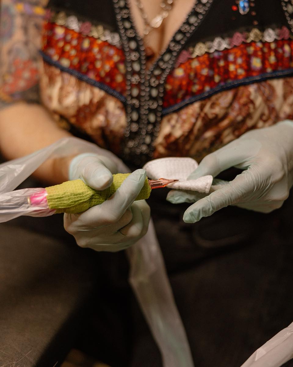 Anybody else tired of drawing on their own freckles every morning?! 😂🌸 Same. We got you.
For a limited time we're offering our Golden Hour Faux Freckle Bundle — soft, sun-kissed, golden hour glow with zero UV exposure and no eyeliner pencil required 😄✨
🌟 Faux Freckles
☀️ Full-size SPF included
check it out under specials when you book! Link in bio 🫶🏻🌸
#pmufreckles #SelfCareFirst #IndianapolisSkincare #springspecials #SupportLocalIndy #IndianapolisSmallBusiness #BatesHendricks #SelfCareIndy #HalfMoonBrow