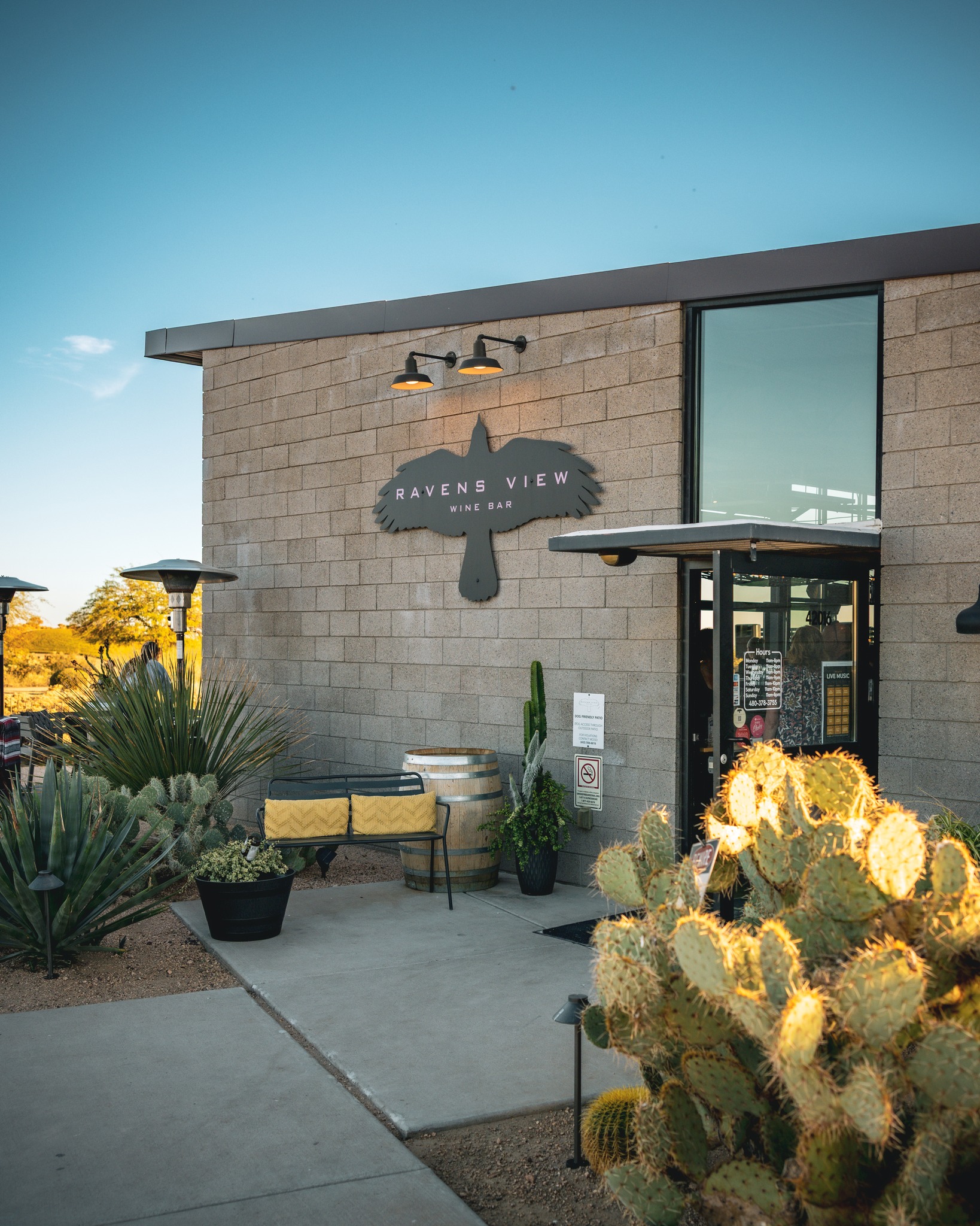 Once you find it, you’ll wonder how you ever missed it... and then keep coming back for more. 🖤🍾
#RavensView #WineBar #CaveCreek #CaveCreekWineBar #CaveCreekBar