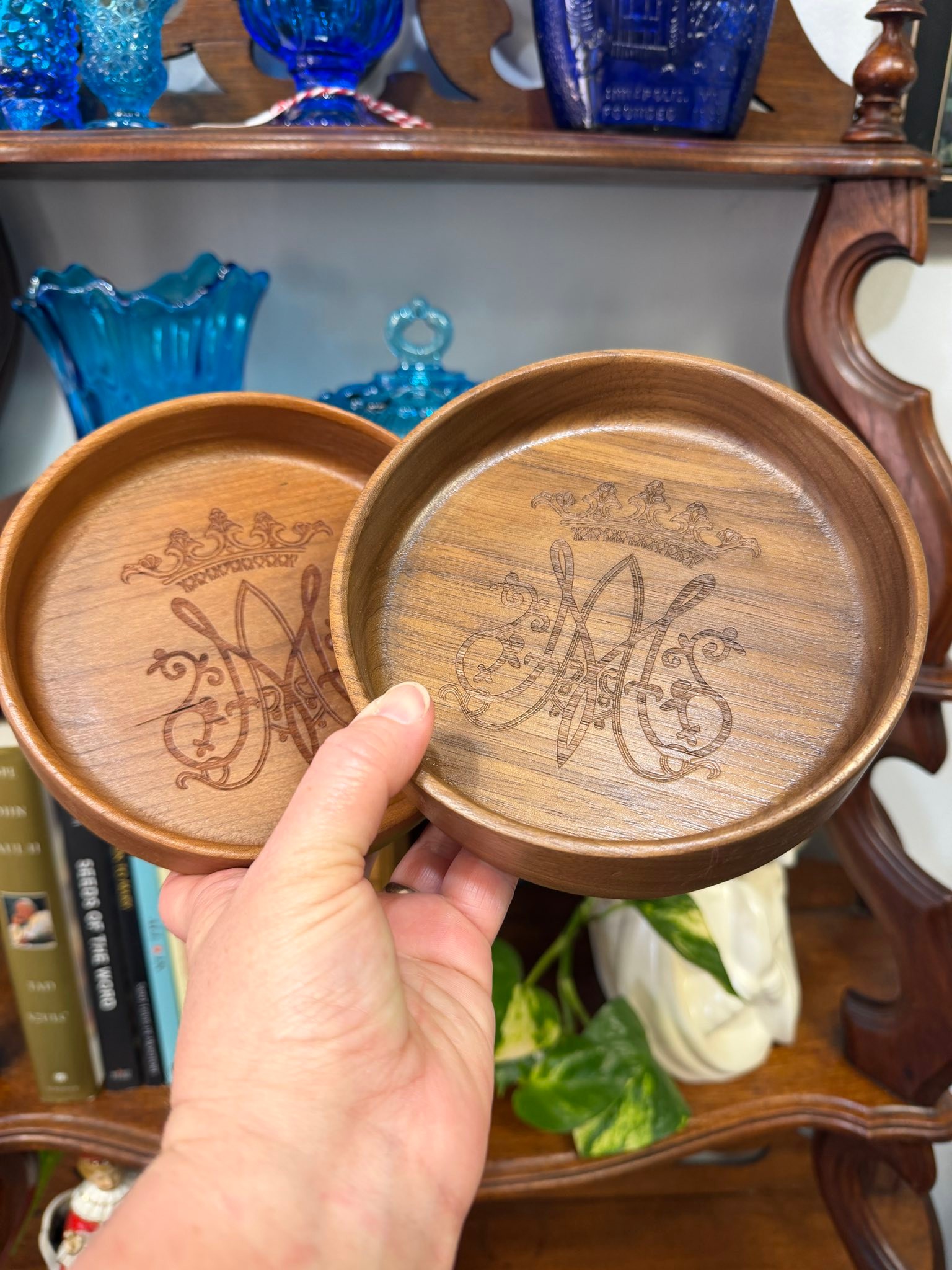 We dropped off some new handcrafted Marian Auspice trays (made from cherry and walnut) and a State of Virginia board today (made from acacia hardwood)!
Mint Julep Arts & More opens back up on Wednesday. Come checkout our wooden pieces, glassware, books, and wax products.