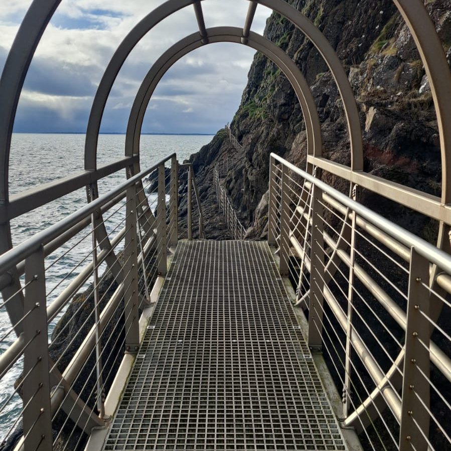 The Gobbins is opening its doors again! 🌊🙌
Imagine a path literally carved into the cliffs of Northern Ireland over 100 years ago. It’s wild, it’s salty, and you’re so close to the Irish Sea you can almost feel the spray from the waves as you cross the iron bridges. 🇮🇪✨
It’s one of those places that stays with you. After getting suited up with your helmet and boots to explore the edge, and a steady walk back up the 50 steps to the top, you’ll feel like you’ve truly seen the heart of the coast. It’s the perfect mix of fresh air and history.
If we're lucky enough to be there in May or June, we might even spot some puffins nesting in the rocks. Pure magic. 🐧
Would you add this stop to your travel bucket list? 🙋♂️🚐
Captured by our amazing guide, Bobby! 🚐💨