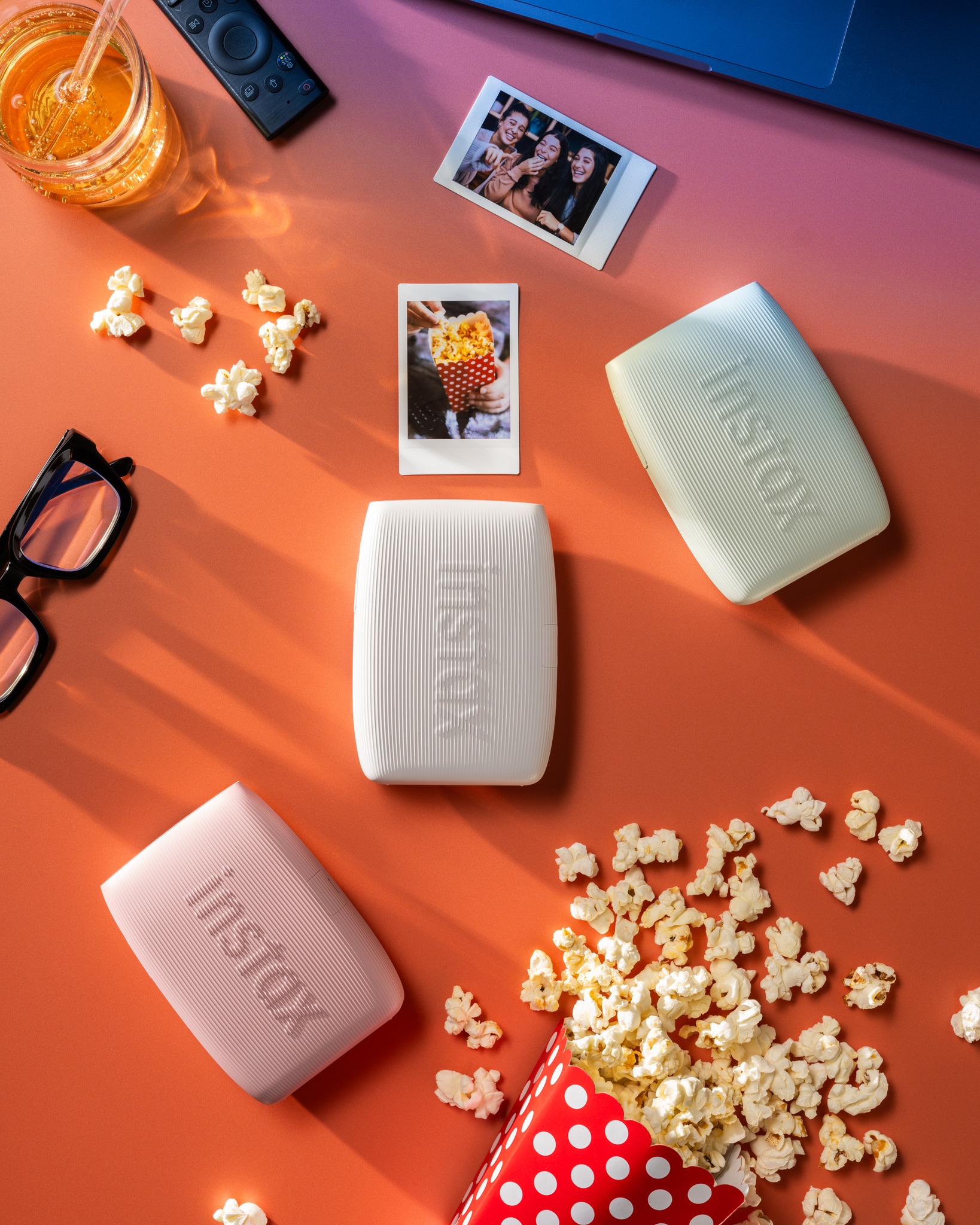 Small device, big memories. 🤍
Whether it’s pink, white, or mint, there’s a palette for every mood.
#Instaxeg #InstaxMiniLink3