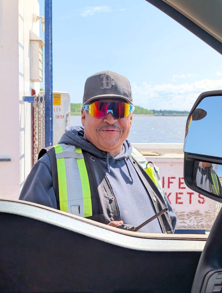 This #DempsterHighwayFriday we want to say THANK YOU to all of the incredible workers that help you get here safely!
Do you have a story about a helpful hand?
📸 Réjeanne Le Bloch
Laurence, the Peel River's Ferry 😊
#inuviktourism #TrulyArctic #dempsterhighway #Inuvik