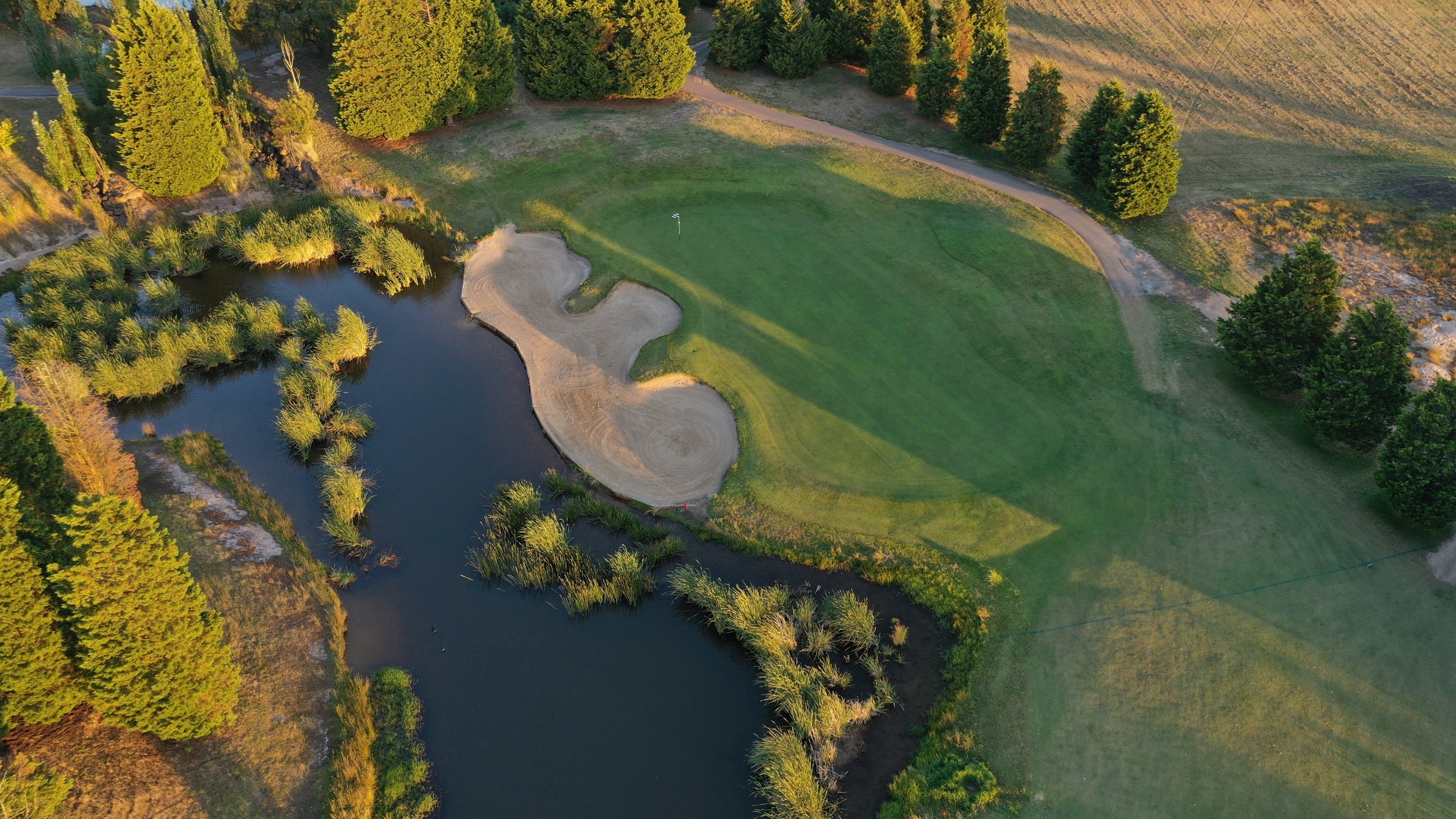 Easter long weekend is looking the part at Hidden Valley! ⛳️🐰
Friday 17° ⛅
Saturday 20° ☀️
Sunday 24° ⛅
Monday 25° ☀️
A good mix across the four days — perfect to get out and enjoy the course.
Book Online 👉🏼 www.hiddenvalleyresort.com.au
Telephone Bookings ☎️ (03) 4701 0088
📍 189 Hidden Valley Boulevard, Wallan, Vic 3756