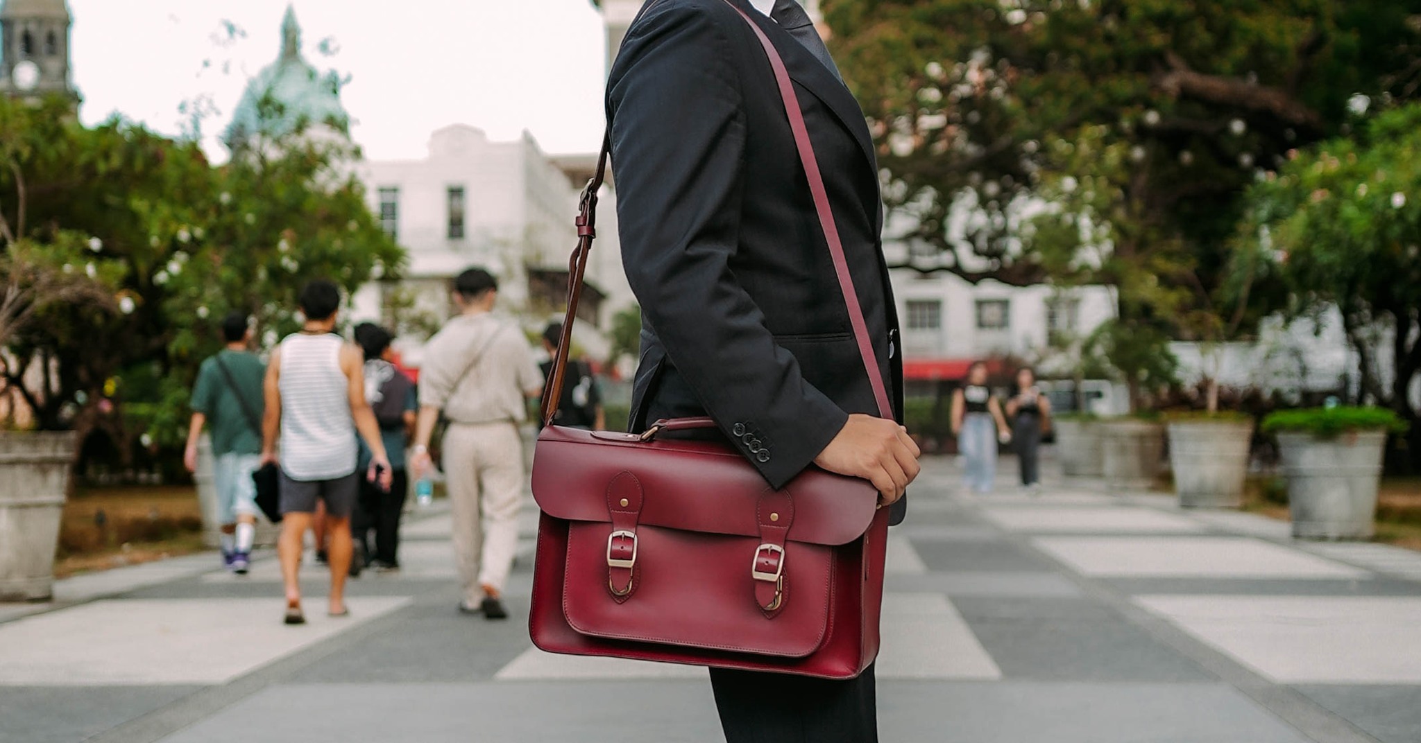 Showing up, even when things feel uncertain. One step, one day, one routine at a time. Just a simple reminder that we’ll get through this, take it easy, you’re doing enough☺🥰🤗
💼 Lukas Satchel - Oxblood
📍 SM Megamall, 3rd Level, Mega B
💳 www.theschoolofsatchel.com
#TheSchoolofSatchel #Satchel #PremiumLeather