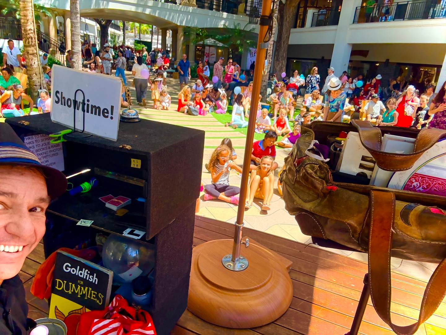 Had a Great Gig back at the Shops at Wailea for another Easter Celebration. Such a Good-Feelin’ Gig, out there in the open mall. So happy they continue to have me back each year. I think this was my 5th year in a row! #magicbrent #goodtimes #rainingentertainment #shopsatwailea #ShopsAtWailea #shopsatwaileamaui