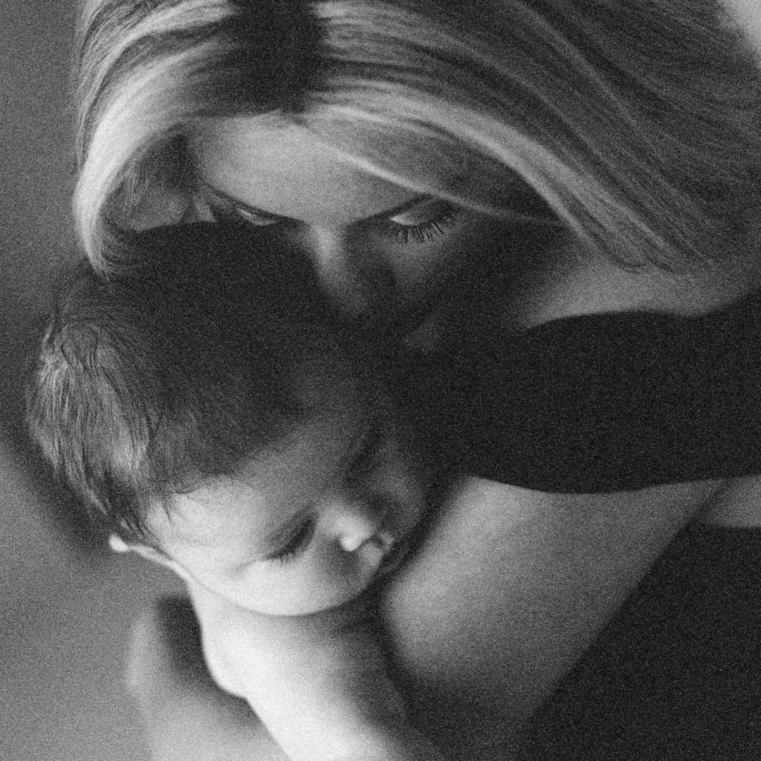 Hi Everyone..
I am needing 3 families to do some new imagery with newborns or slightly older babies up to 1 year...
This is about changing a background styling, using creams and new theme and props, I am interested to do some test shots of what I have compiled.
Message me or email me, angela@angelascott.co.nz if your interested, and I will be gifting a key family image in 20 inches for your time..
Also the Baby Expo is on this weekend, so if you are keen to come, I will be on my stand, do come and meet me and chat to me about your family being one of the three...
You can check out my work www.angelascott.co.nz