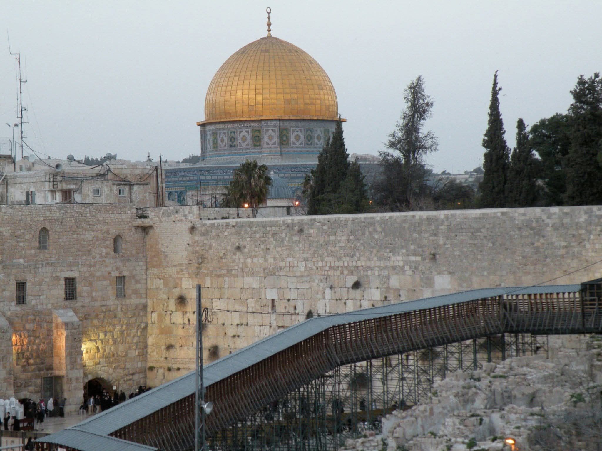 👉 Pray for the peace of Jerusalem:
“May those who love you be secure.
👉 May there be peace within your walls
and security within your citadels.”
👉For the sake of my family and friends,
I will say, “Peace be within you.”
👉For the sake of the house of the Lord our God,
I will seek your prosperity.
Psalm 122:6-9