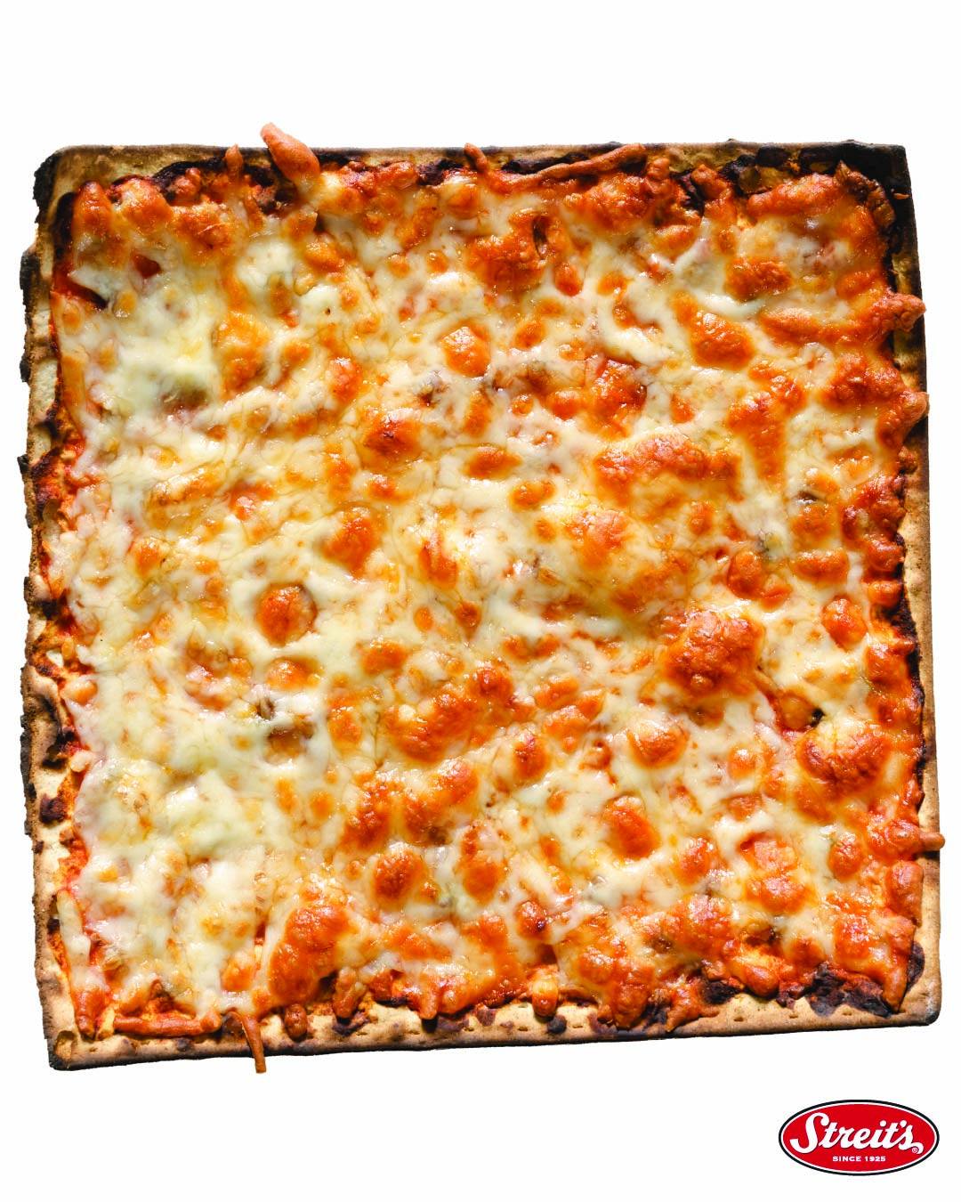 Don't let those extra boxes go to waste!
The best recipes often start with what's left in the pantry.
The crunch-to-cheese ratio on a Streit's Matzo pizza is elite. 🍕
Who else is still craving one of these today? 🙋♂️
Get your fix: bit.ly/StreitsProducts