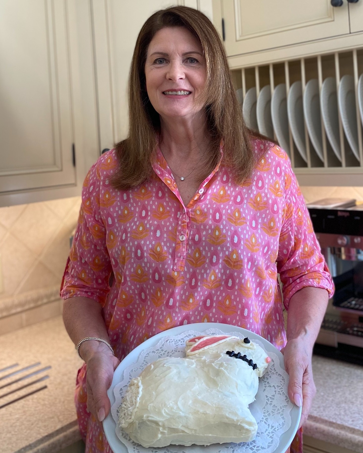 We have to know! Who tried Liz Lawson's "Roadkill Rabbit" Carrot Cake from the March issue this year for Easter? 🐇🥕🍰
We love having Liz pop in and share her recipes in Greet Unionville Chadds Ford.
Do you have a recipe you'd love to share? Email alyssa.jayne@n2co.com
#unionvillechaddsford #kennettsquarepa #unionvillepa #chaddsfordpa #chaddsford #chestercountypa #greetmag #greetmagazine #longwoodgardens #communitymagazine #greetunionvillechaddsford #unionvillehighschool #unionvillechaddsfordschooldistrict #uplandcountrydayschool