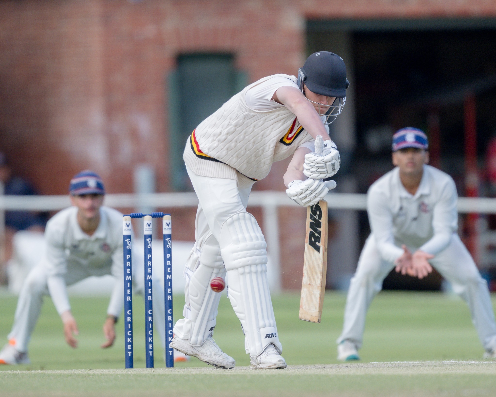 It was a wonderful finish to the Victorian Premier Cricket season yesterday. The sun was shining and there was some great cricket action on the field.
Here is a snapshot of the action captured by @diggle_photography as @stkildacc claimed back-to-back flags defeating @melbournecc_1838 đđđ¸âď¸