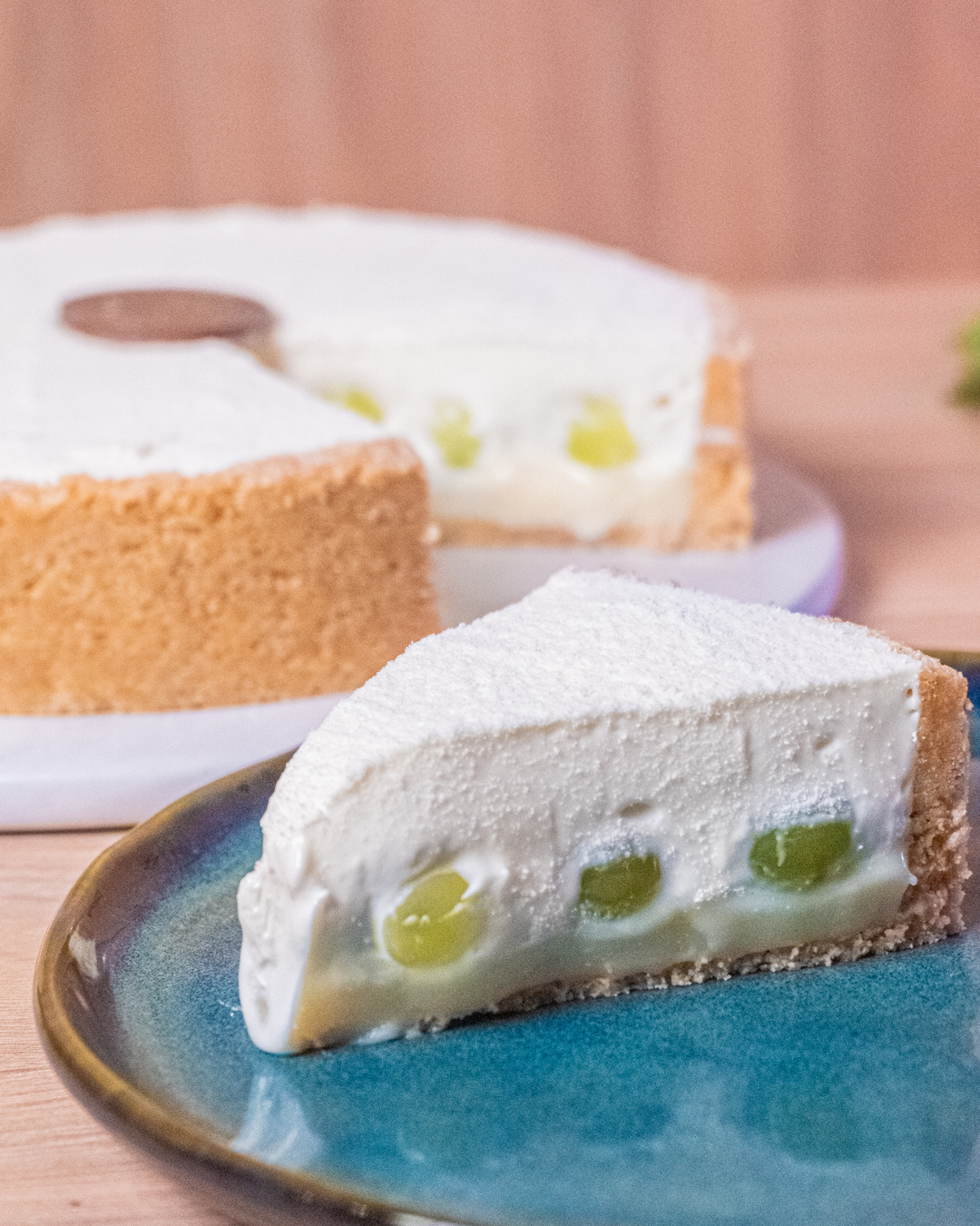 Um dia na sua vida, vocĂȘ vai conhecer nossa Torta Bombom de Uva, Ă© muito importante que vocĂȘ prove e coma sempre que der vontade!đ€Łâ€ïž
Base de biscoito, creme de Leite Moça e creme de Leite Ninho com uvas verdes.
â
HorĂĄrio de atendimento:
â°Seg. a Sex. das 11h Ă s 21h
â°SĂĄb., Dom. e feriados: Fechado
đ” Retirada ou Delivery via ToGo / Whatsapp: (19) 9.8275-5670 ou iFood.
â
#SweetSkull #ConfeitariaSkull #doces #sobremesa #torta #uva #bombomdeuva