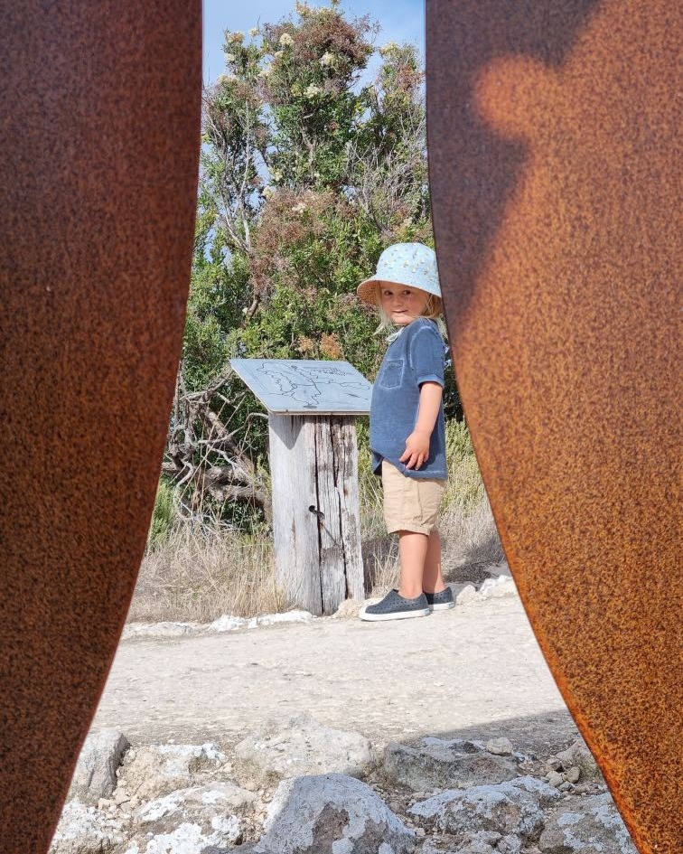 Easter & Autumn school holidays are a time to slow down after a hectic start to the year.
It's a perfect time to spend an hour or two wandering the Kangaroo Island Sculpture Trail. With the natural bushland coming to life, you can explore what's new & count the wallabies frolicking amongst the sculptures.
Our sculpture trail is created & cared for by our community for you to enjoy. It's free for all, but if you can make a small donation, you'll help fund our next instalment.