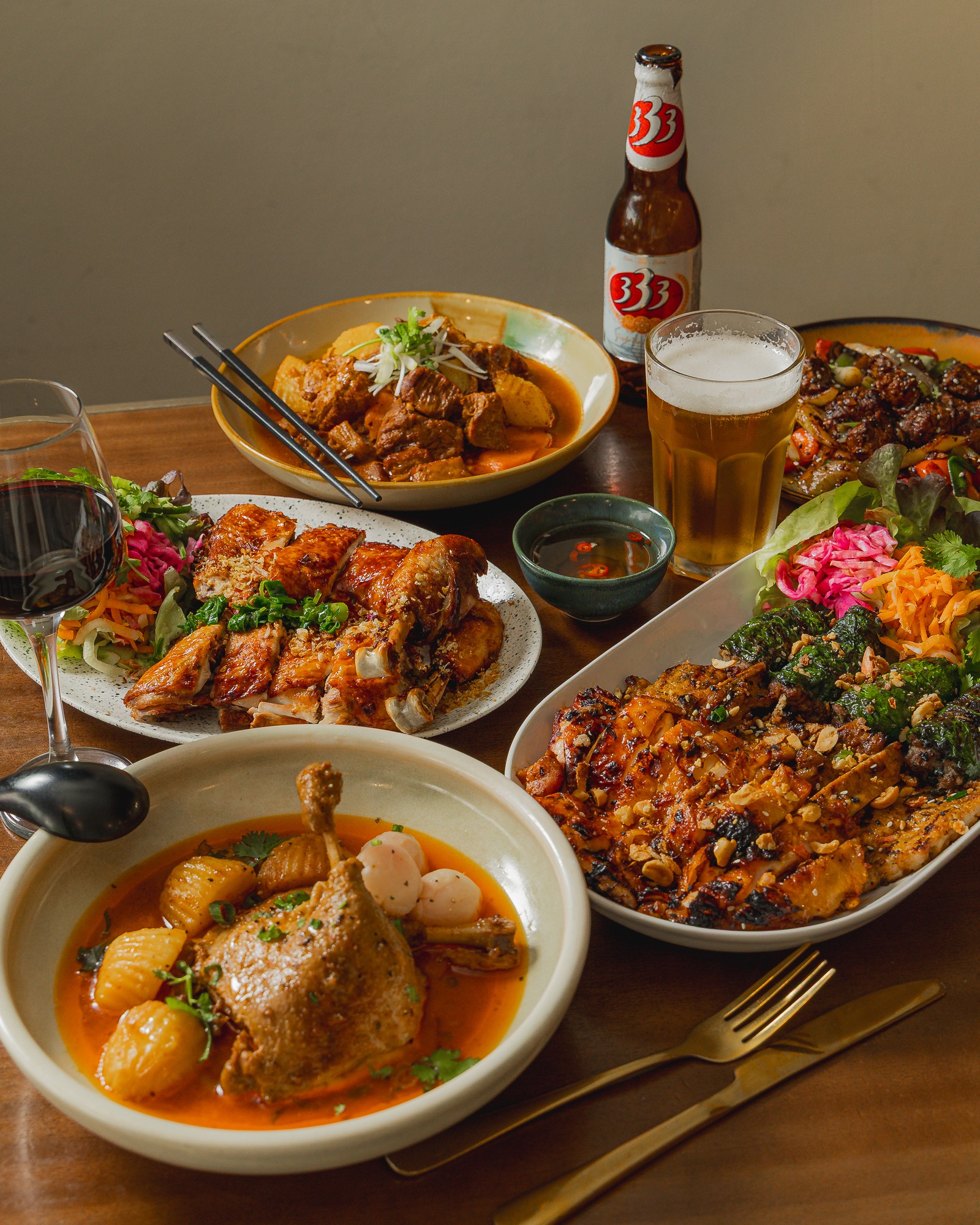 Dear Meat lovers,
We've got you covered.
Whether you're pulling up a chair in Crows Nest or Eastwood, bring a big appetite. See you at Chill Restaurant!