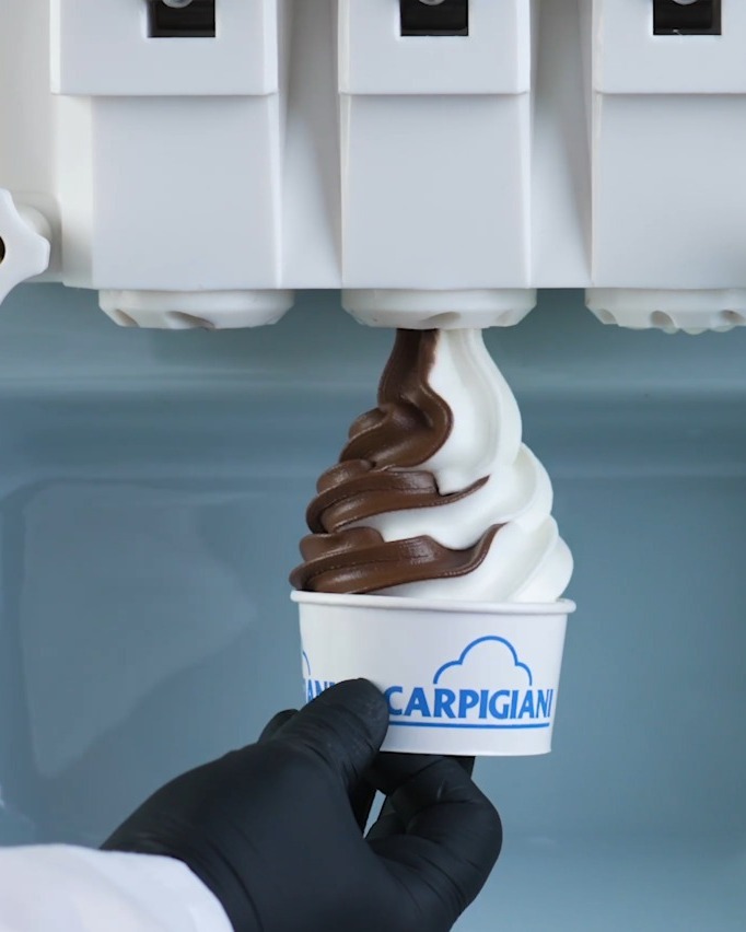 Mind The Gelato 🍦
Siamo felicissimi di annunciare l’inizio della collaborazione con @carpigiani1946 , leader mondiale nelle tecnologie per il gelato artigianale. Un’eccellenza che contribuisce ogni giorno alla crescita di uno dei simboli più amati del Made in Italy!
Ci mancava proprio qualcosa di dolce ✨
.
.
#MindThePop #MediaRelation #DigitalAgency #Parma
