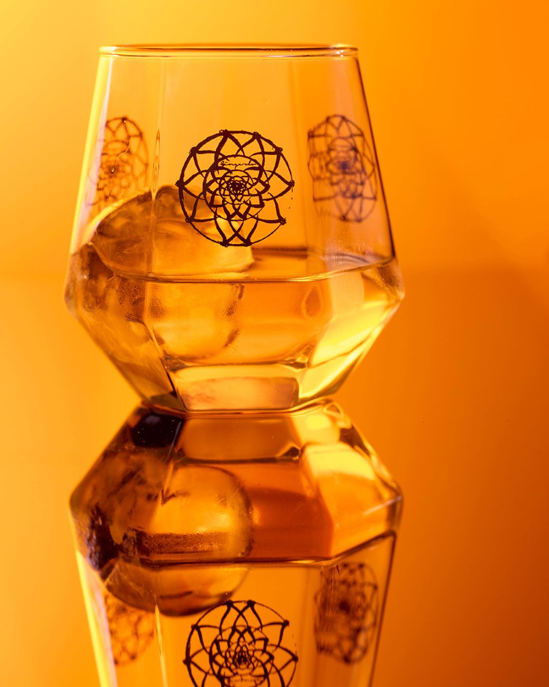 Double Trouble 🧊🧡
Durf jij voor een tweede te gaan? 🥃✨