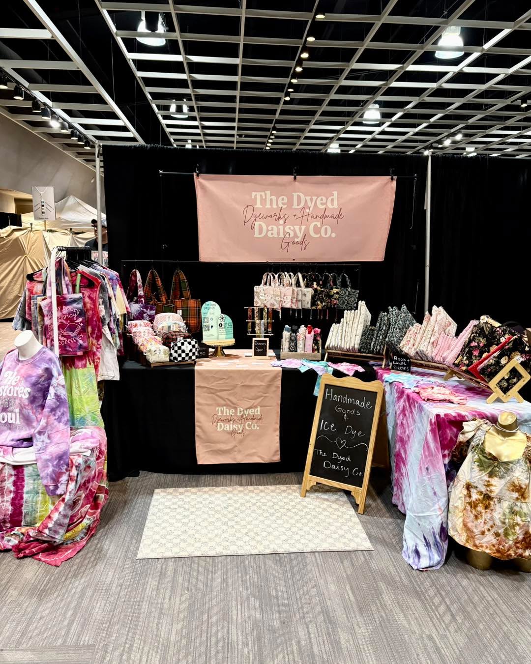 Doors open TOMORROW at 10AM🥳🎉
Come explore 100+ local shops 💛 arts 💛 eats vendors!
🌸 Topeka Spring Market Days | 100+ Vendors
📍 April 11, 2026 | 10am-6pm
Maner Conference Center
🎟️ TICKETS ON SALE NOW (Discounted!): MarketDays.com