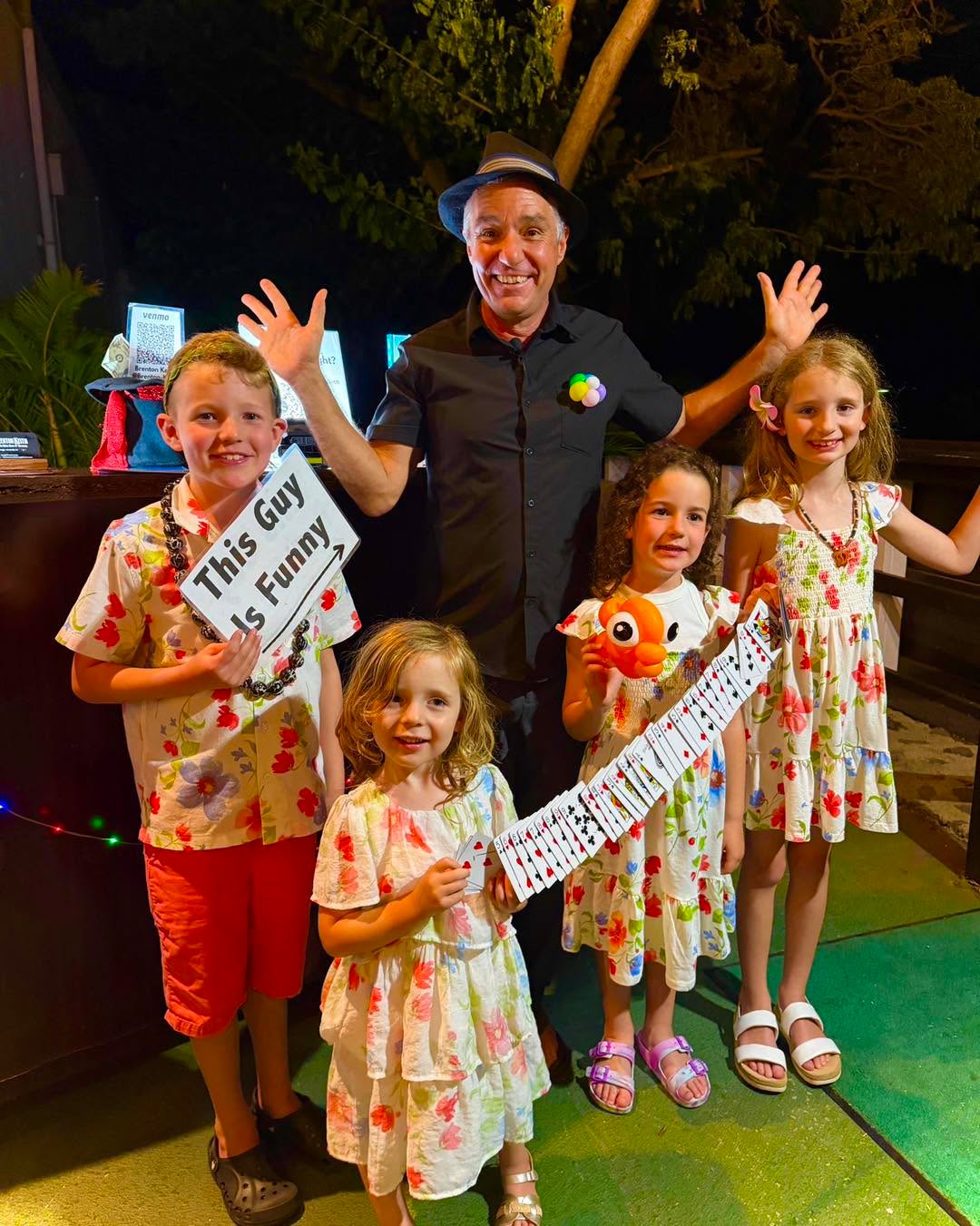 These lil’ kiddos sure loved the Mulligans Magic Show! Don’t forget it’s for All Ages though! Come on down & see what I’ve been doin’ there Every Thursday for 16 years. It’s only $10. Showtime is at 6:30pm, but I start walkin’ around doin’ Close-Up Magic at the tables at 5:30pm. Make a reservation at www.mulligansontheblue.com #mulligansmagicshow #magicbrent