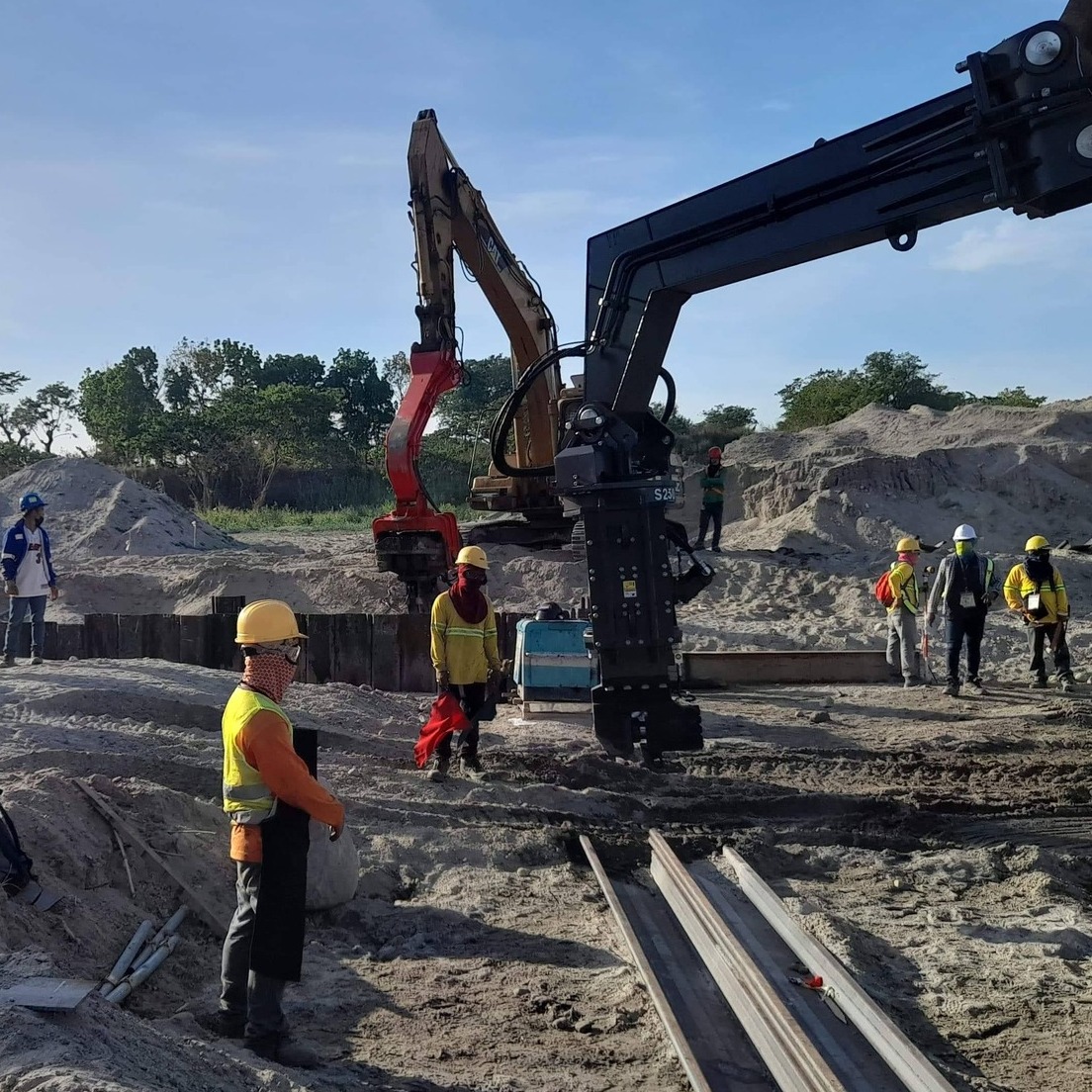 Precision-driven piling starts here.
S250 Vibro Hammer built for stable and efficient performance.
#VibroHammer #S250 #PileDriver #SUNJIN #KoreaManufacturer #Construction #floodcontrol #HeavyEquipment