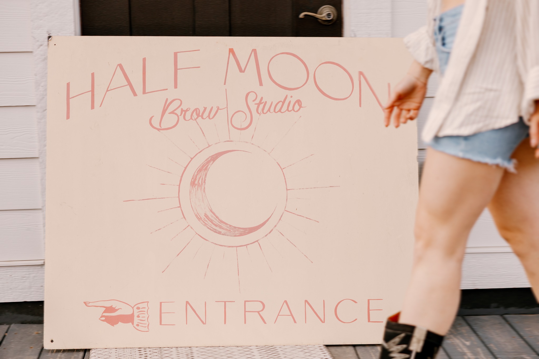 Headed to Half Moon Brow ✨ and you KNOW that means it's gonna be a good day 🤩
#BateHendricks #IndianapolisBeauty #HalfMoonBrow #SupportLocalIndy #BrowGoals #IndyBrows #IndyWomen #SpringSkincare #SkincareTreat #fishersindiana #smallbusiness #IndyStyle #IndySmallBusiness #shoplocal #GoodVibesOnly