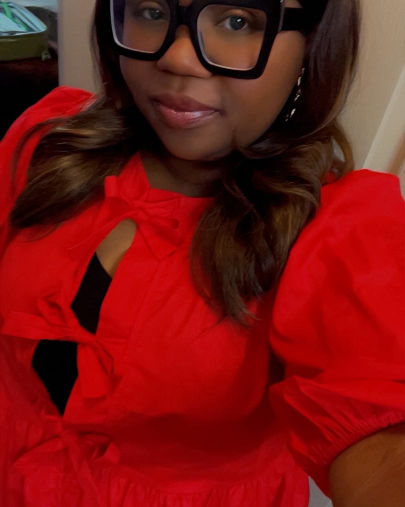 God calls me
•Strong
•Worthy
•and His ✨🌹