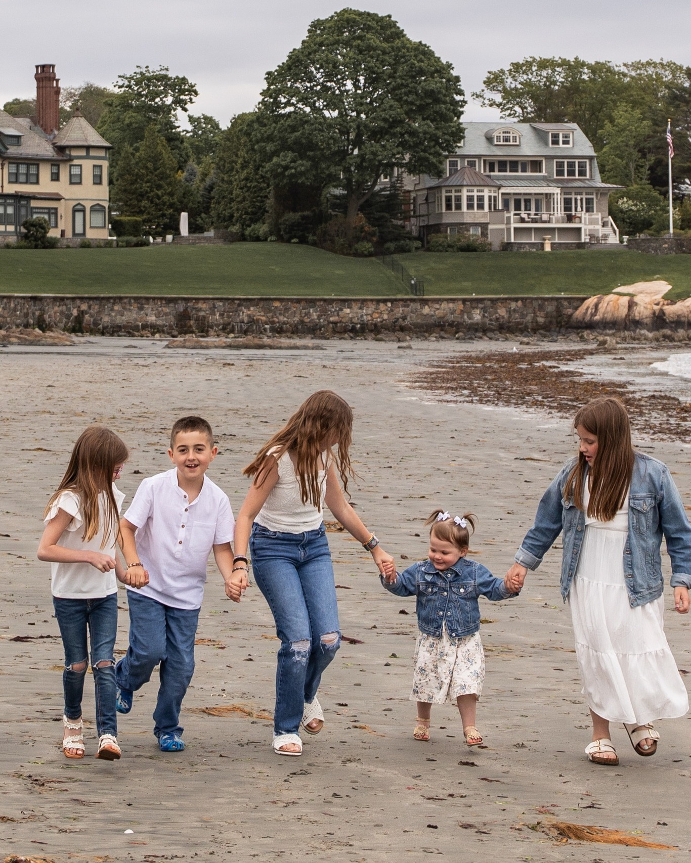 Picture this: Sunshine, warmer temps, your entire family together and having a good time, and all of it captured to cherish it for years to come.
A perfect spring afternoon right? I can help you with that. Spring and early summer are the PERFECT time to schedule your portrait session.
Shoot me a DM to book your session now, before my calendar fills up!