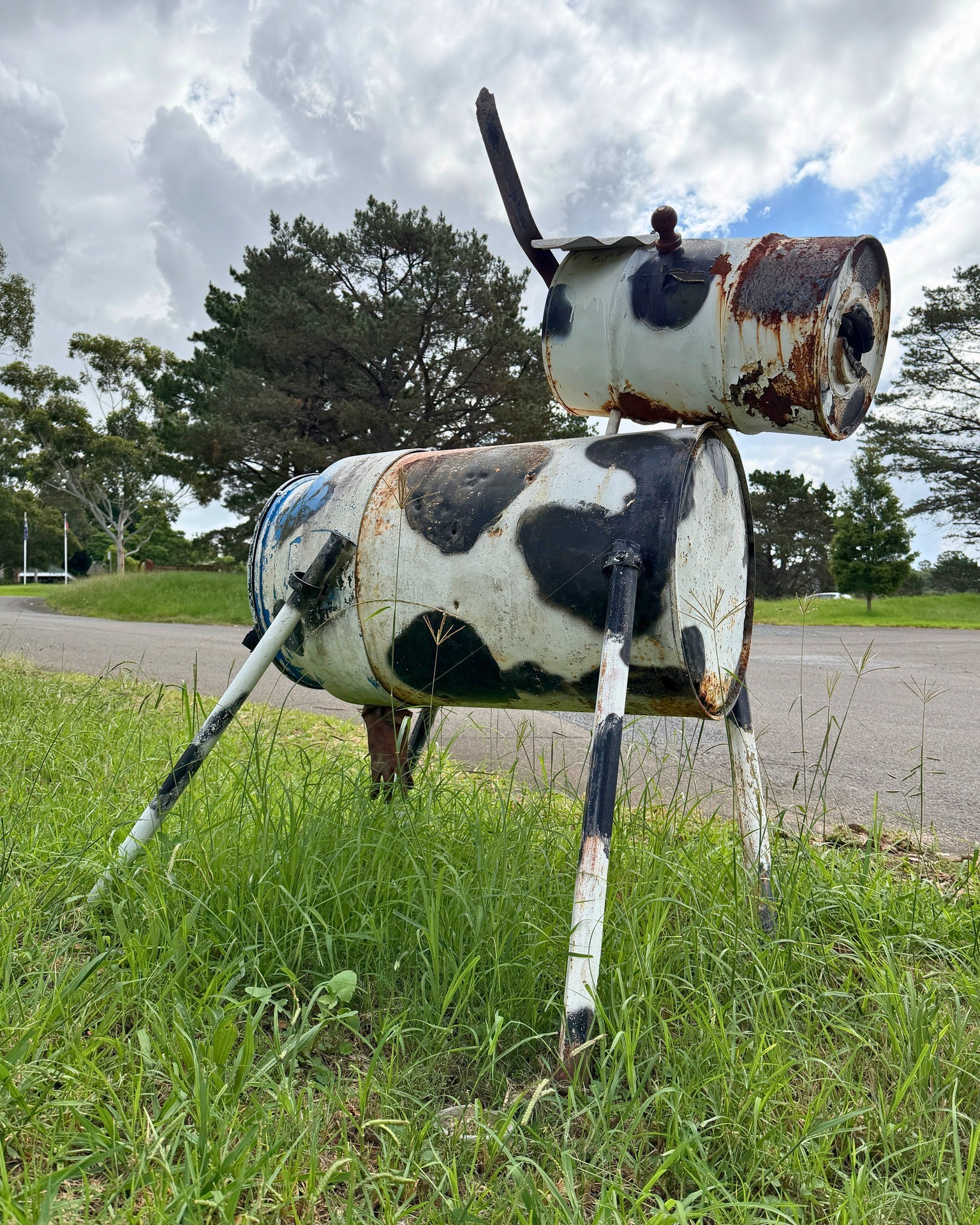 Abbotsbury, where playtime gets a little wild. The Western Sydney Parklands, a visit to Calmsley Hill City Farm and Treetops Adventure are all part of the adventure.
@nswgov @destination_nsw @visitnsw @tourismnsw @fairfieldcity @discoverfairfield @goliathcoffeeroasters @powerhousemuseum @westernsydneyparklands @salutibynovella @calmsley_hill @treetopsadventureaust @cugini_and_co
Explore Abbotsbury in our new article: Abbotsbury, Nature’s Outdoor Playground
#thewestjournal #travel #food #culture #whatareyoudoingthisweekend