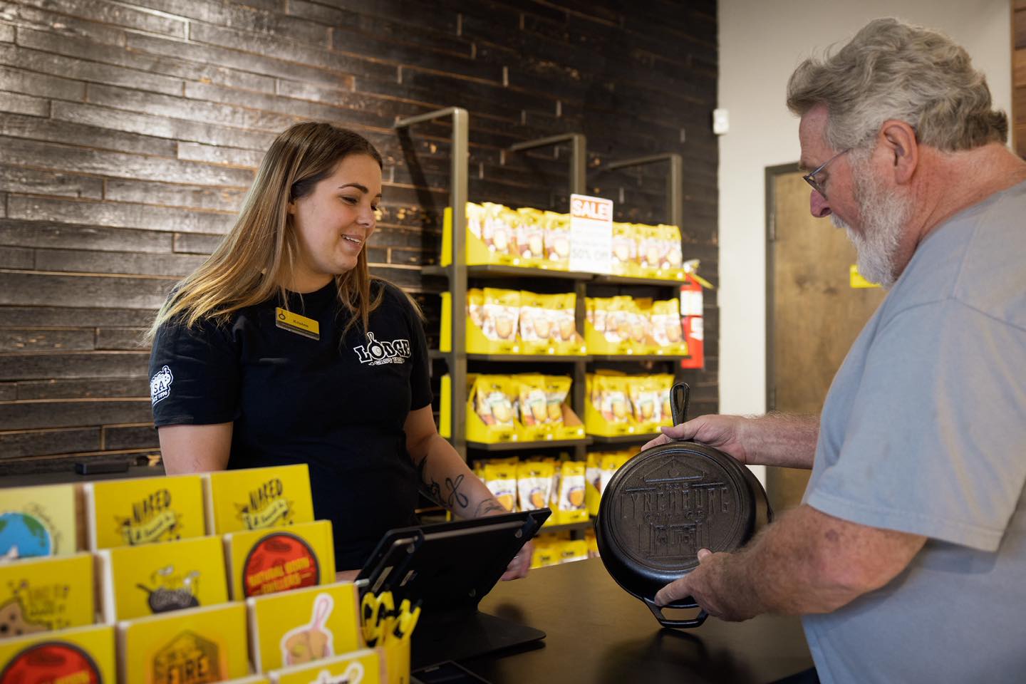 Looking for a souvenir that serves a purpose?
The Lodge Cast iron store located in the Lynchburg Square, is the perfect place to pick up a little something that will last for generations. 🍳
#VisitLynchburgTN #LynchburgTN #Tennessee #lodgecastiron