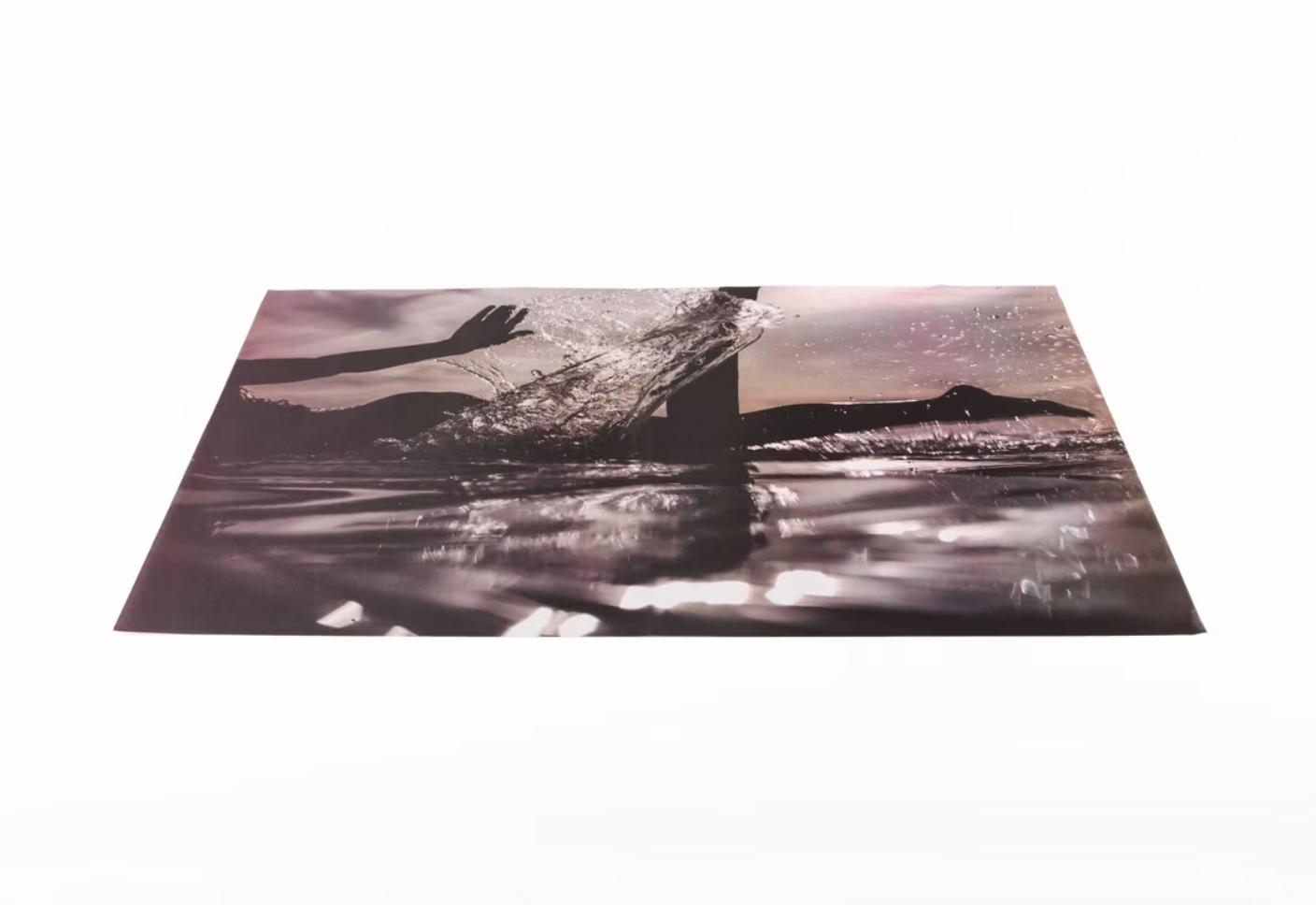 One of the biggest advantages of printed tissue paper is its cost-efficiency. Compared to fully customized boxes or complex packaging systems, it offers a relatively low-cost way to significantly enhance presentation.
#tissuepaper #tissuepaperprint #brandedpackaging #logoprintedpackaging #wrappingpaper